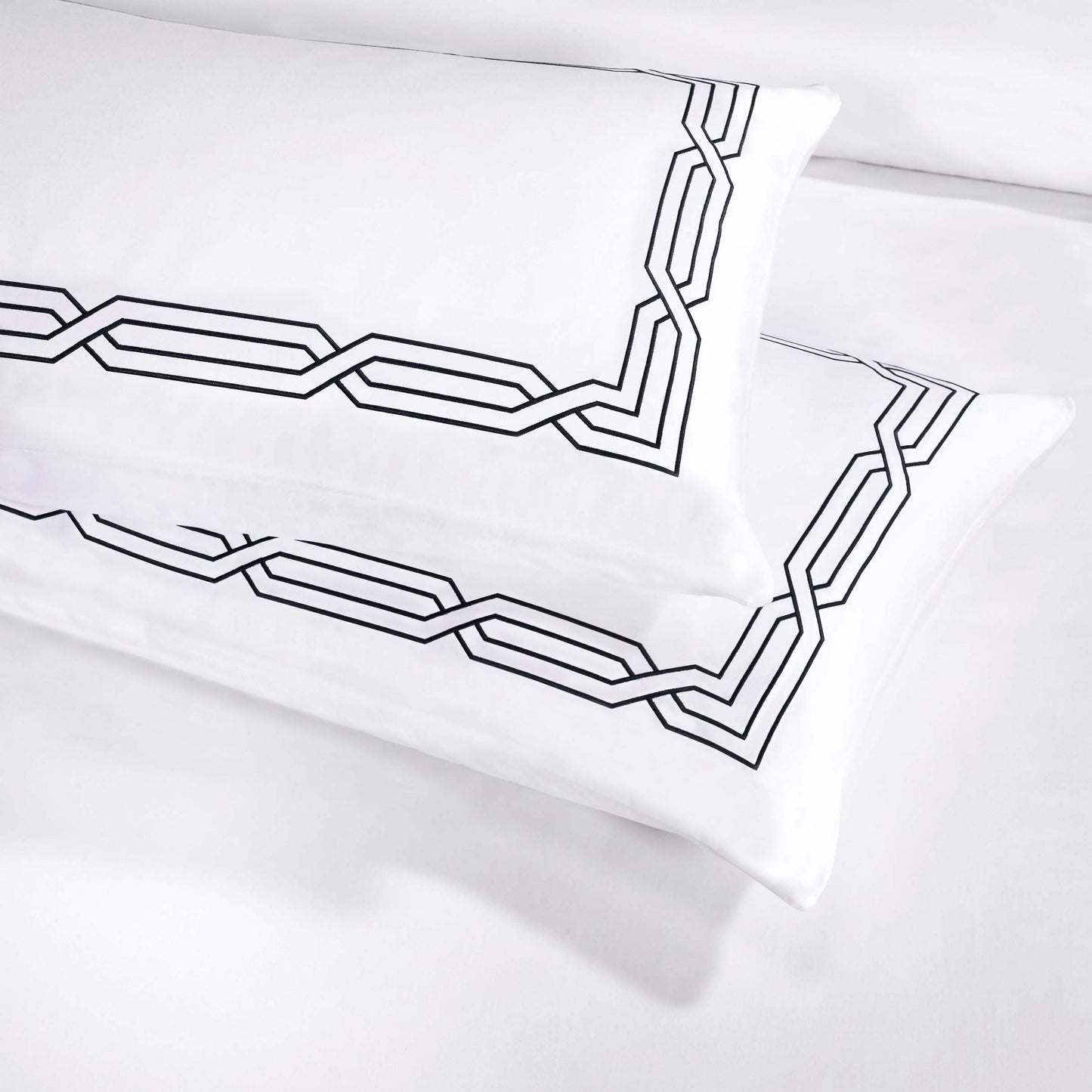 Superior Egyptian Cotton 1200 Thread Count Embroidered Geometric Scroll Duvet Cover Set - White- Navy Blue