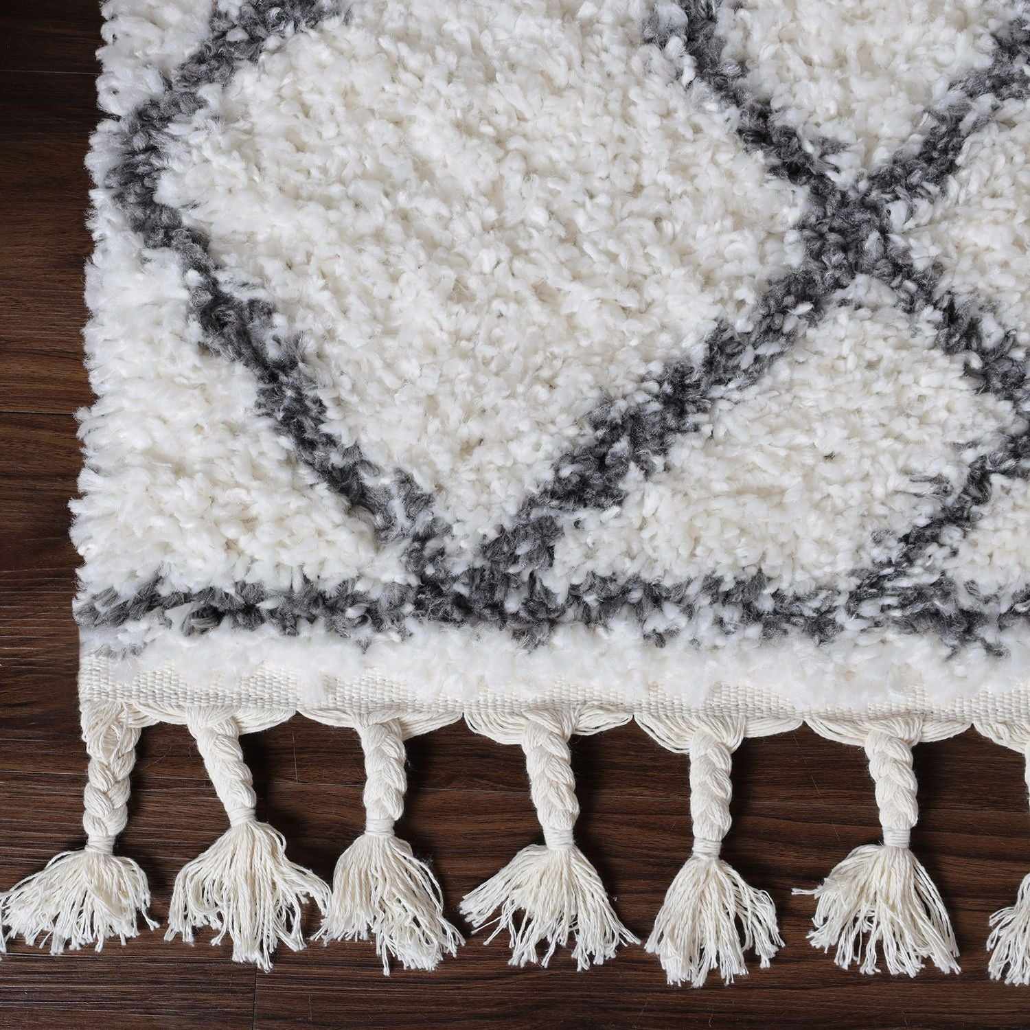 Superior Boho Geometric Diamonds Indoor Plush Shag Area Rug with Tassels - Black-Cream