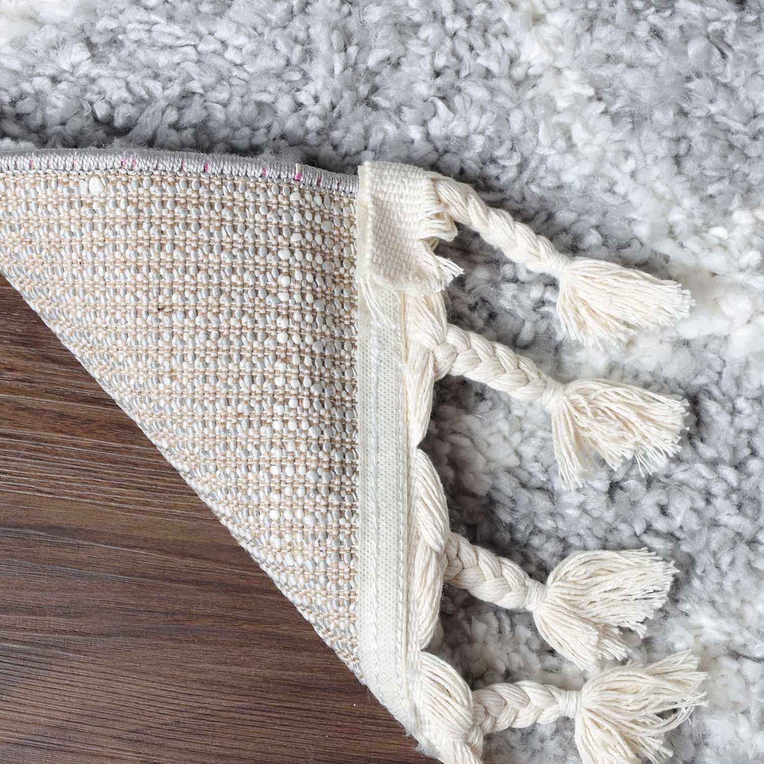 Superior Boho Geometric Diamonds Indoor Plush Shag Area Rug with Tassels - Cream-Grey