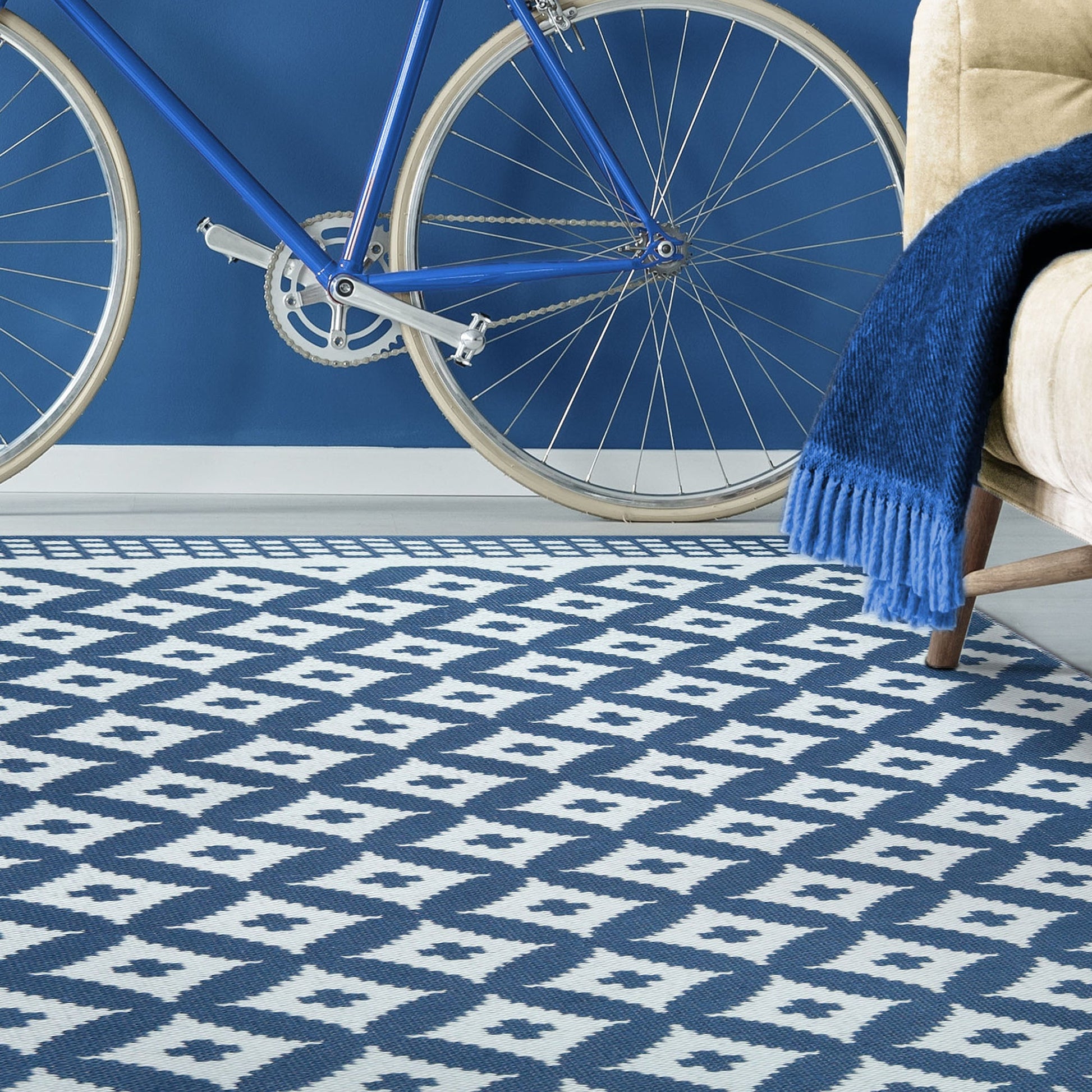 Superior Modern Geometric Lattice Indoor Outdoor Area Rug - Navy