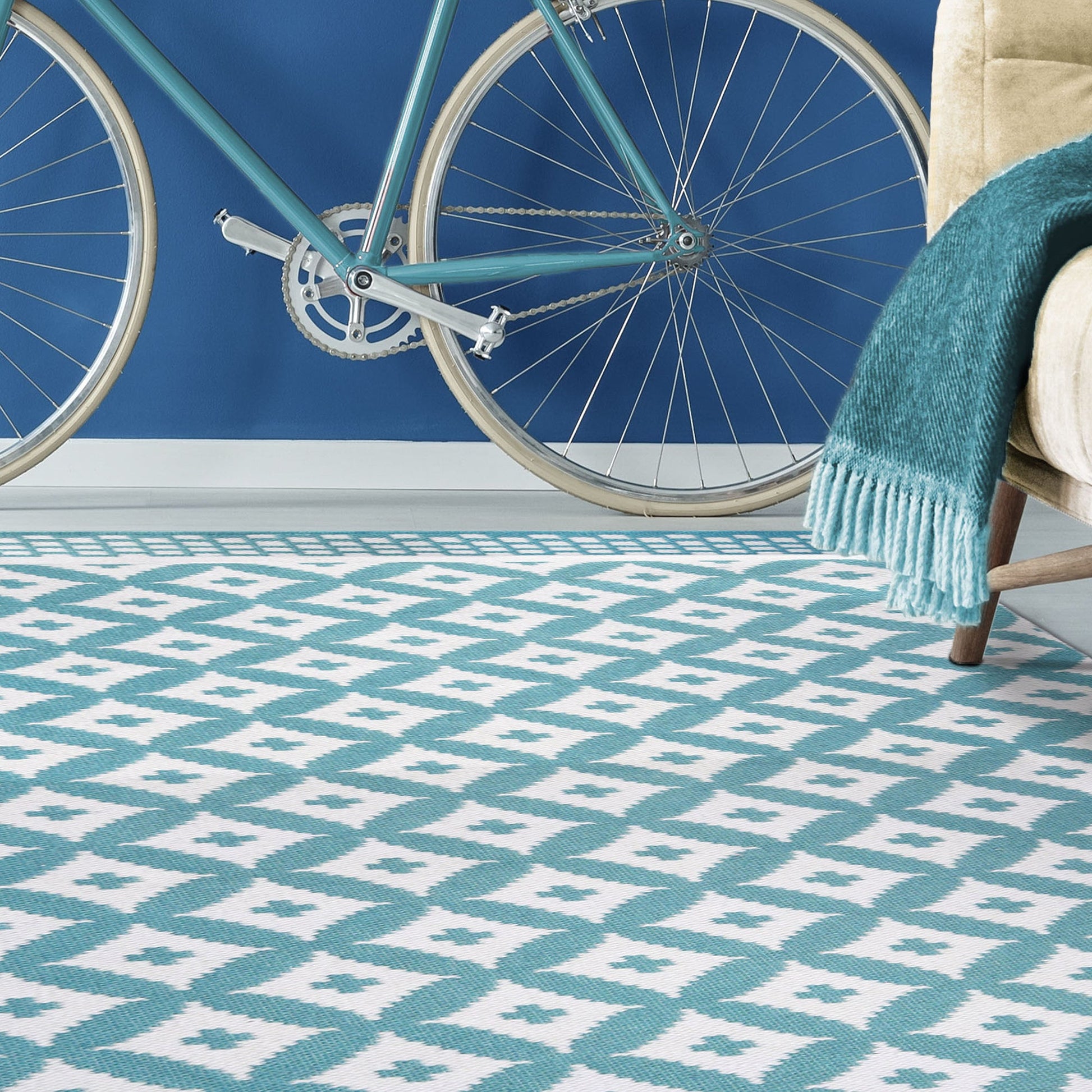 Superior Modern Geometric Lattice Indoor Outdoor Area Rug - Turquoise
