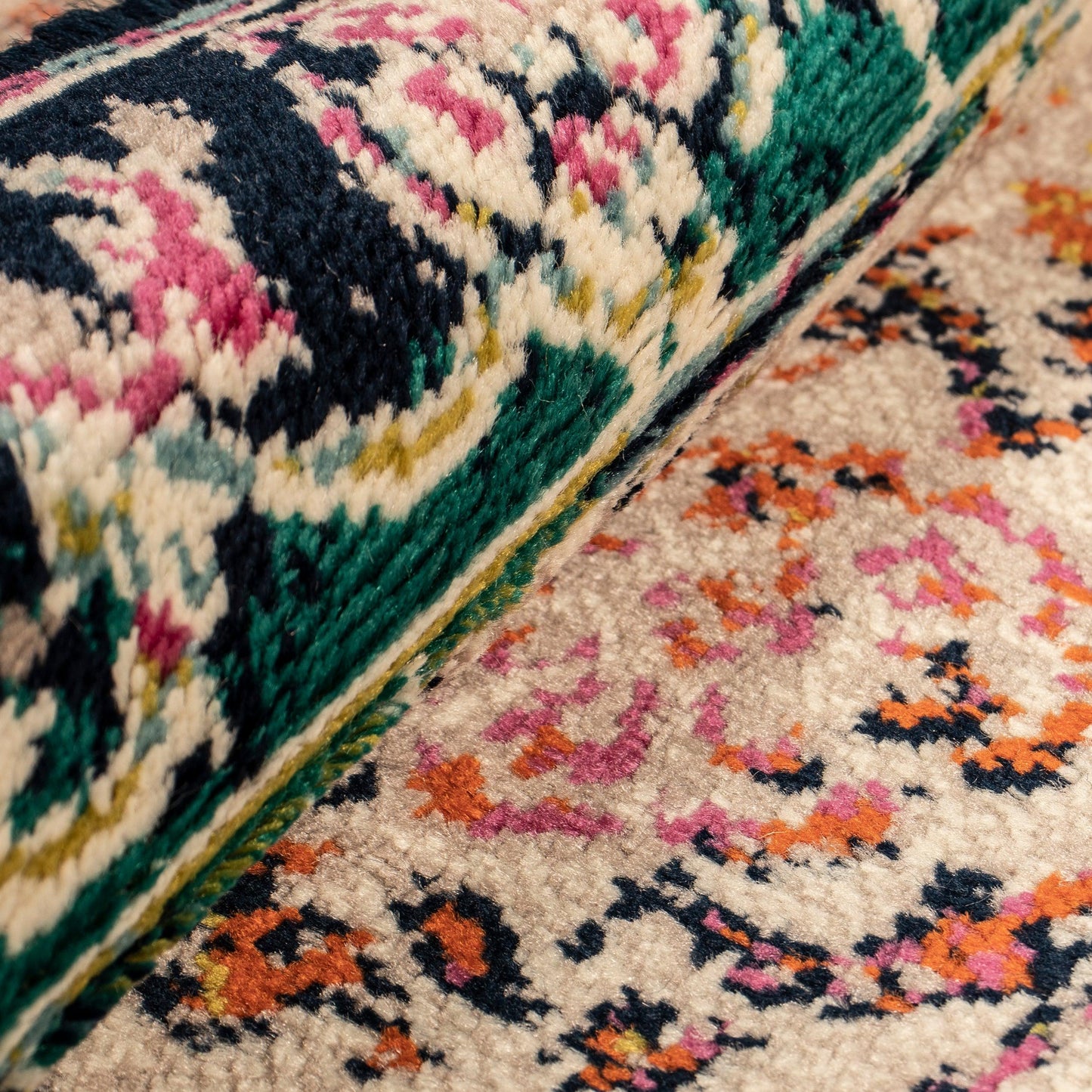 Superior Sorelle Distressed Floral Medallion Area Rug - Ivory