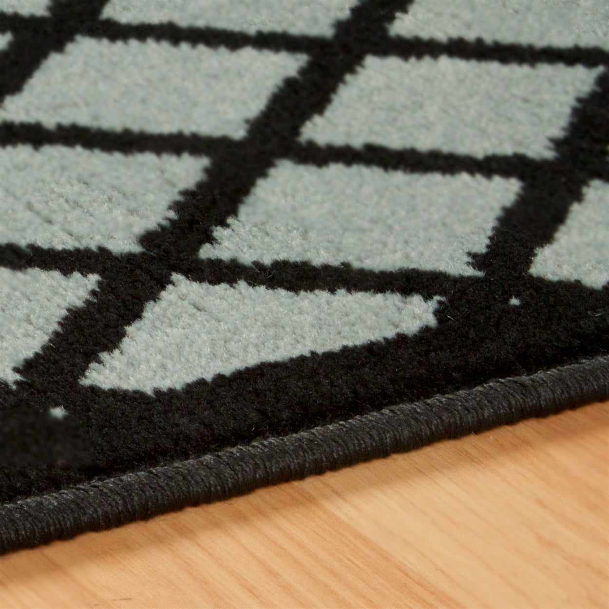 Davenport Diamond Geometric Contemporary Area Rug