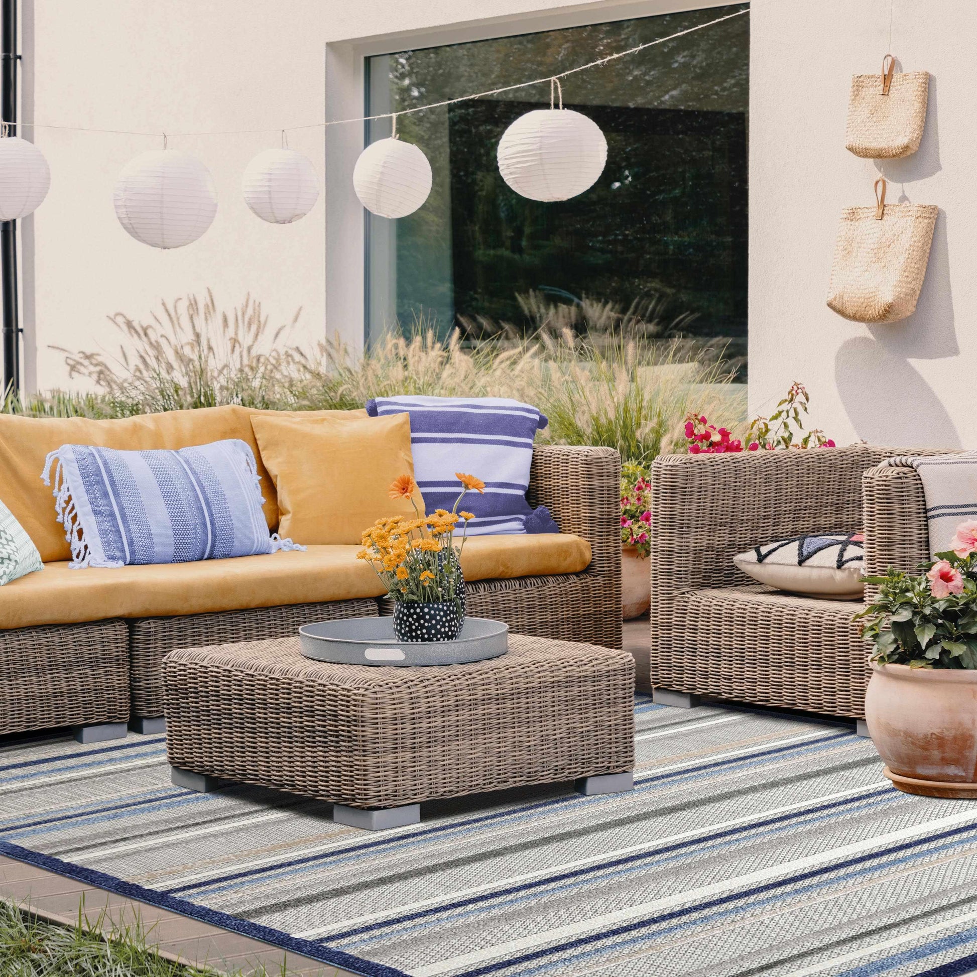 Superior Eastyn Casual Stripe Geometric Indoor/Outdoor Area Rug - Slate