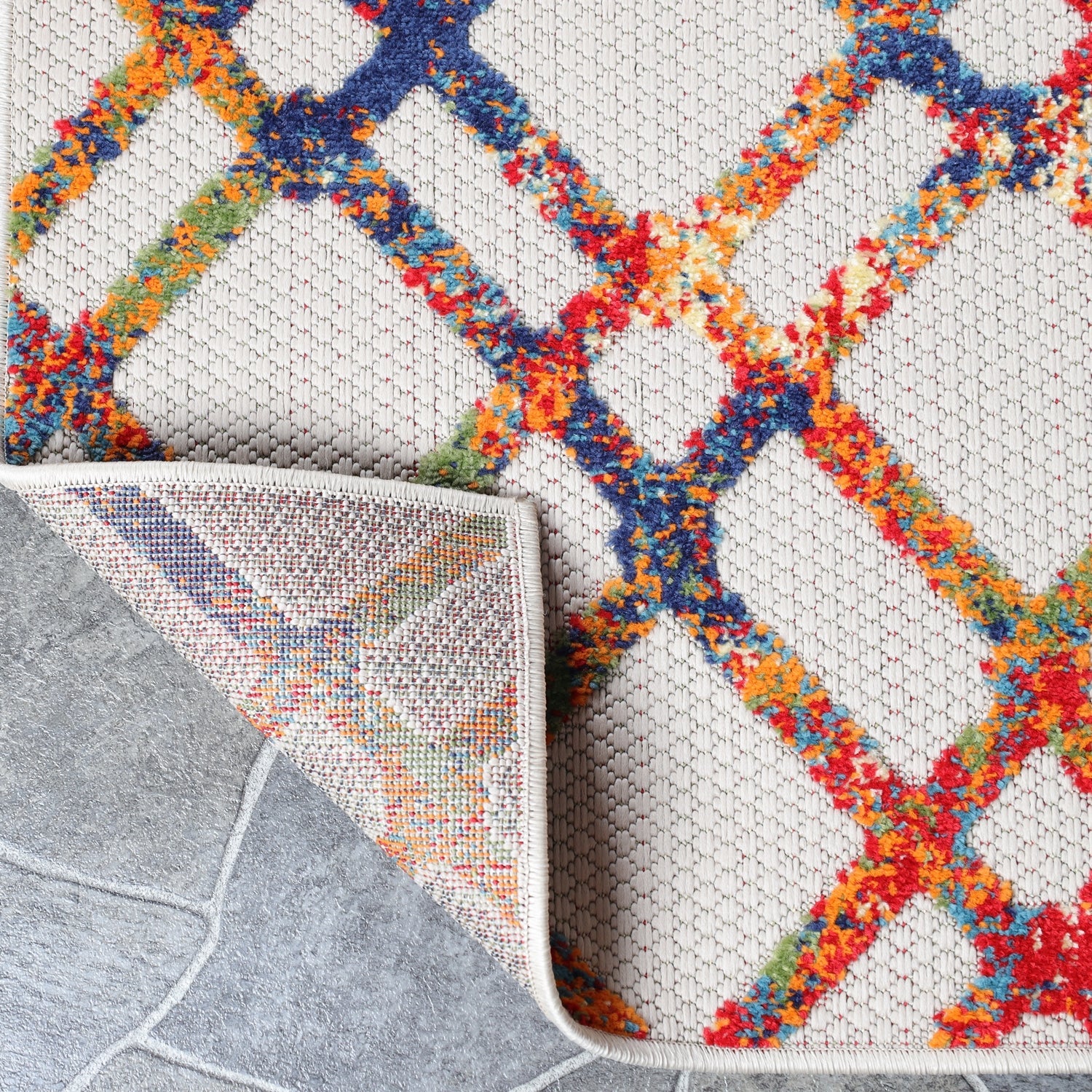 Superior Paxson Geometric Diamond Lattice Indoor/Outdoor Area Rug - Cream