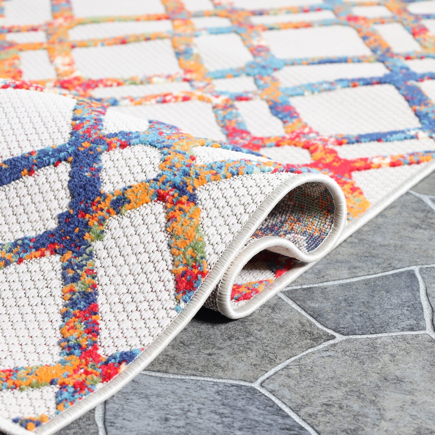 Superior Paxson Geometric Diamond Lattice Indoor/Outdoor Area Rug - Cream
