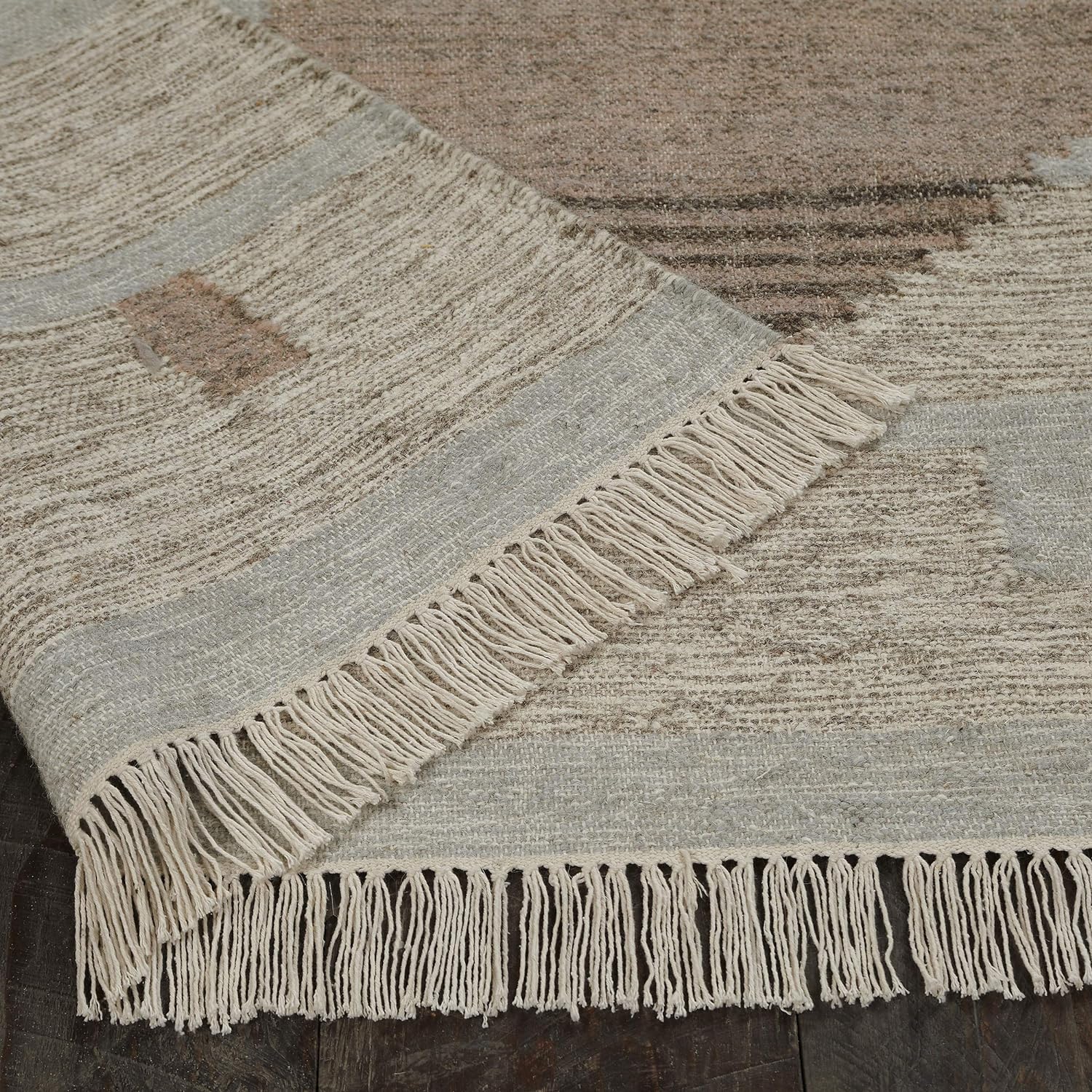 Sayah Eco-Friendly Geometric Handwoven Wool and Cotton Indoor Area Rug - Gray