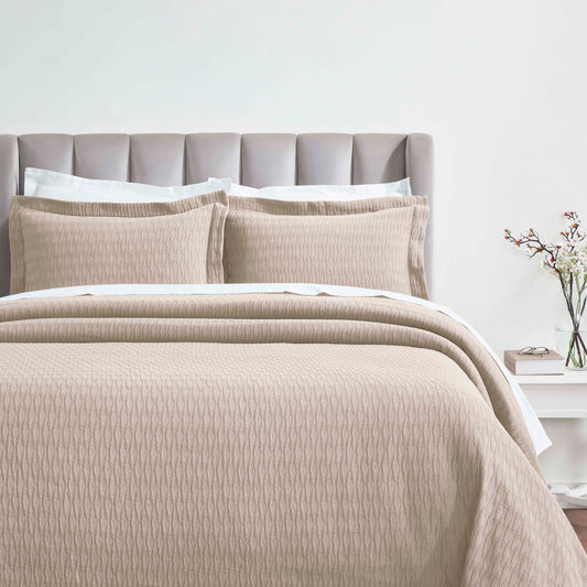 Superior Calvert Cotton Matelasse Weave Diamond Lattice Bedspread Set