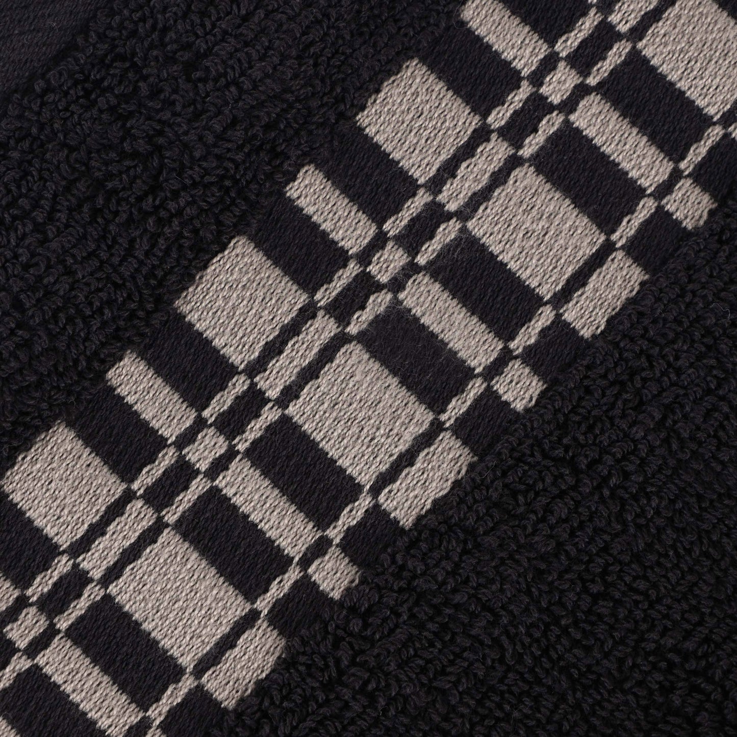 Larissa Cotton Geometric Border Bath Towel Set of 4 - Black