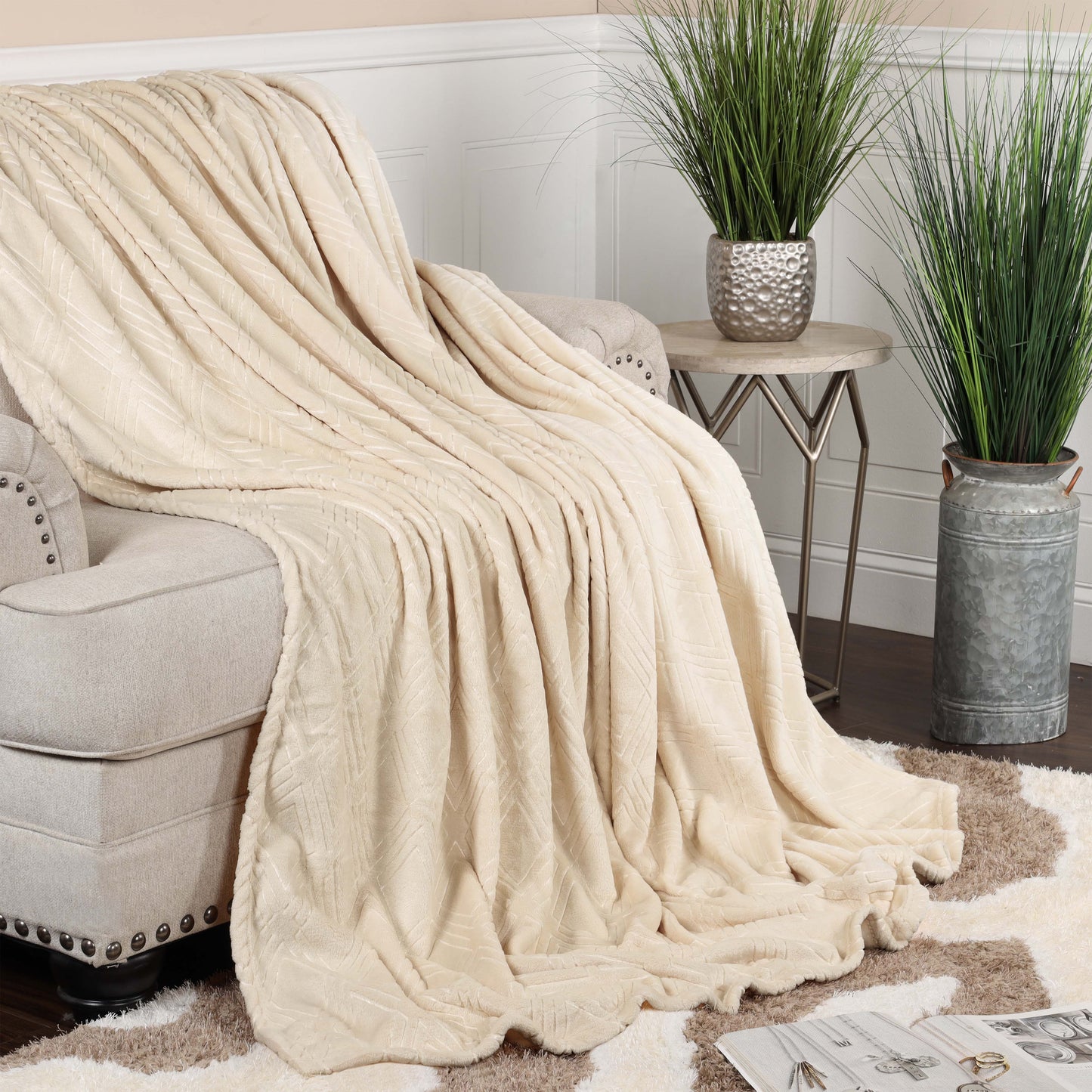 Alaska Diamond Fleece Plush Ultra-Soft Fluffy Blanket