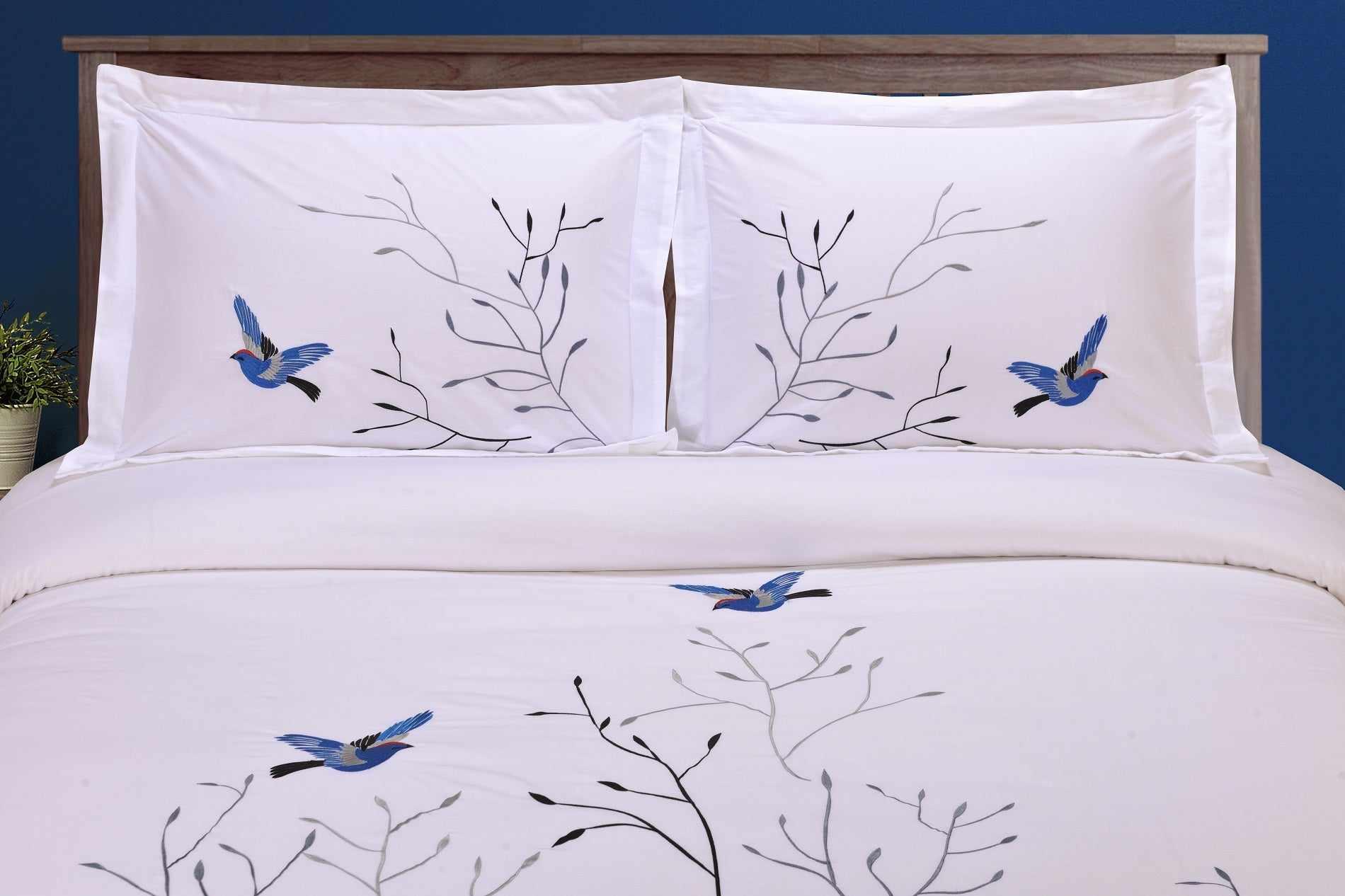 Superior Embroidered Swallow and Floral Cotton Duvet Cover Set - Medium Blue
