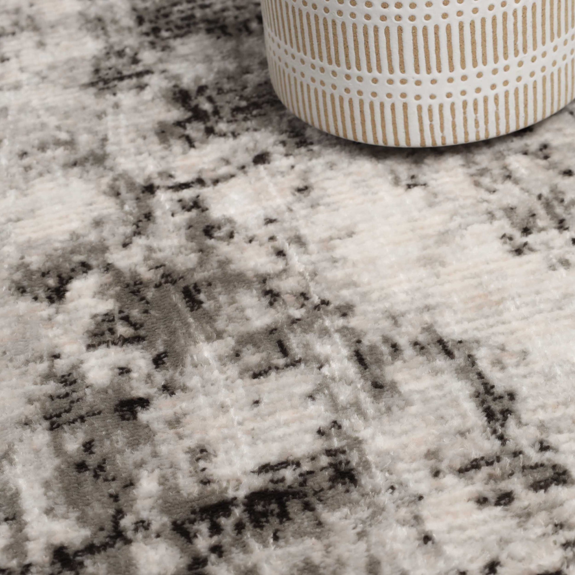 Euphemia Distressed Abstract Eclectic Modern Indoor Area Rug - Charcoal