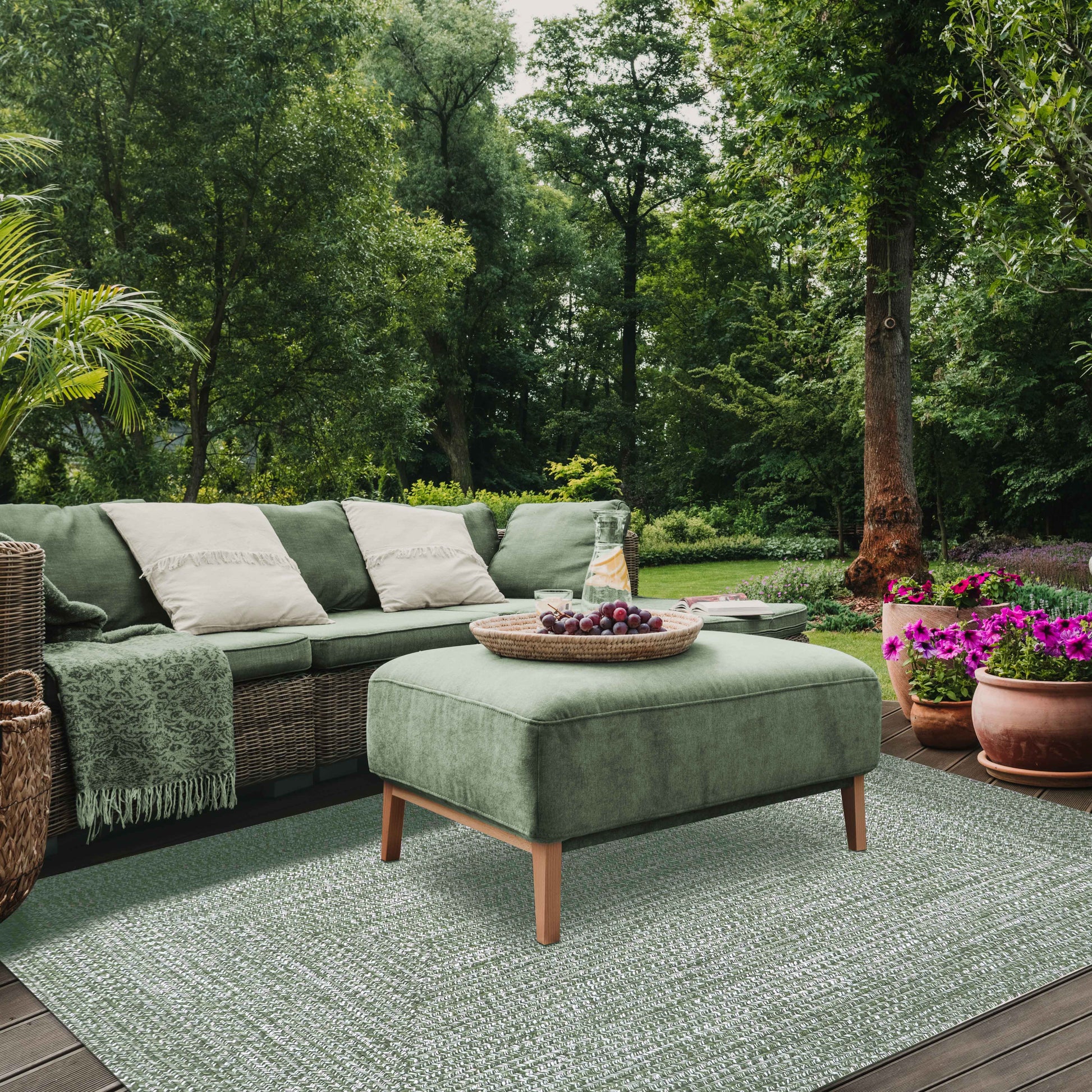 Multi Toned Braided Area Rug Bohemian Indoor Outdoor Rugs - Green-White
