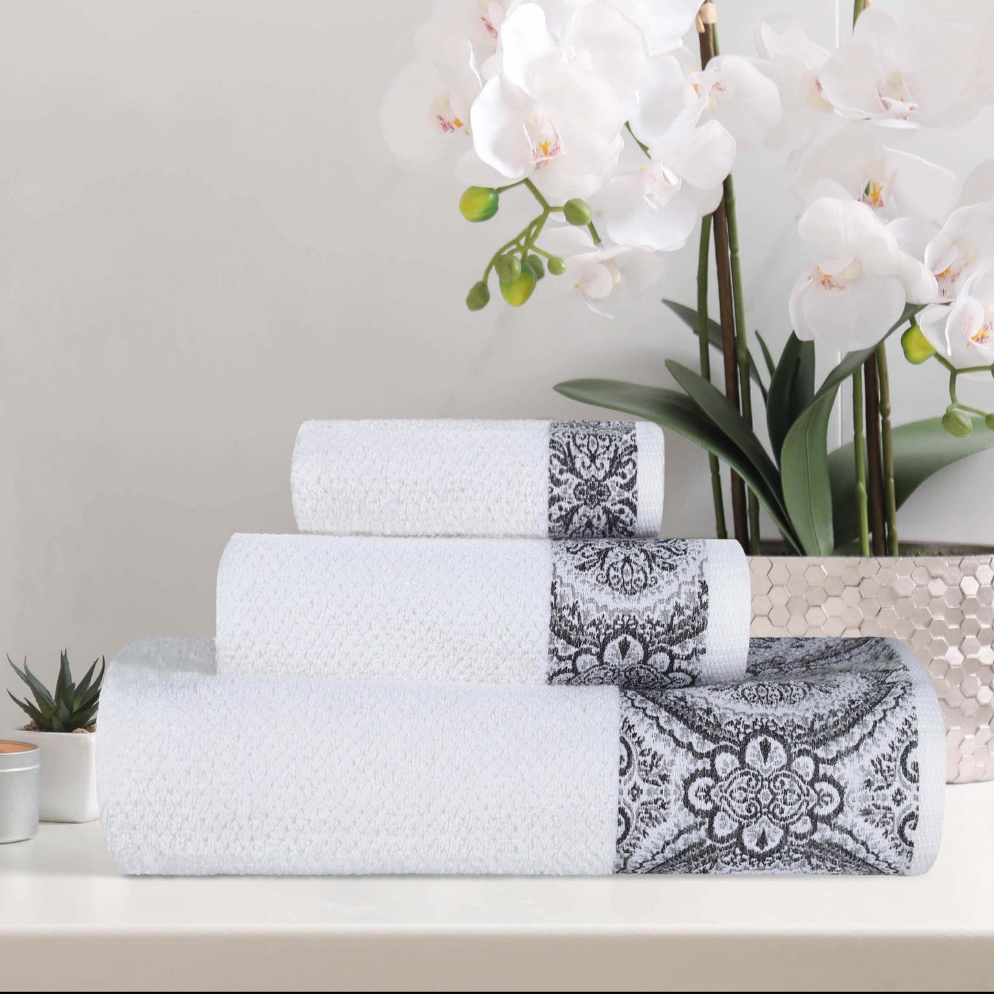 Medallion Cotton Jacquard Textured Soft Absorbent 3 Piece Towel Set - Gray