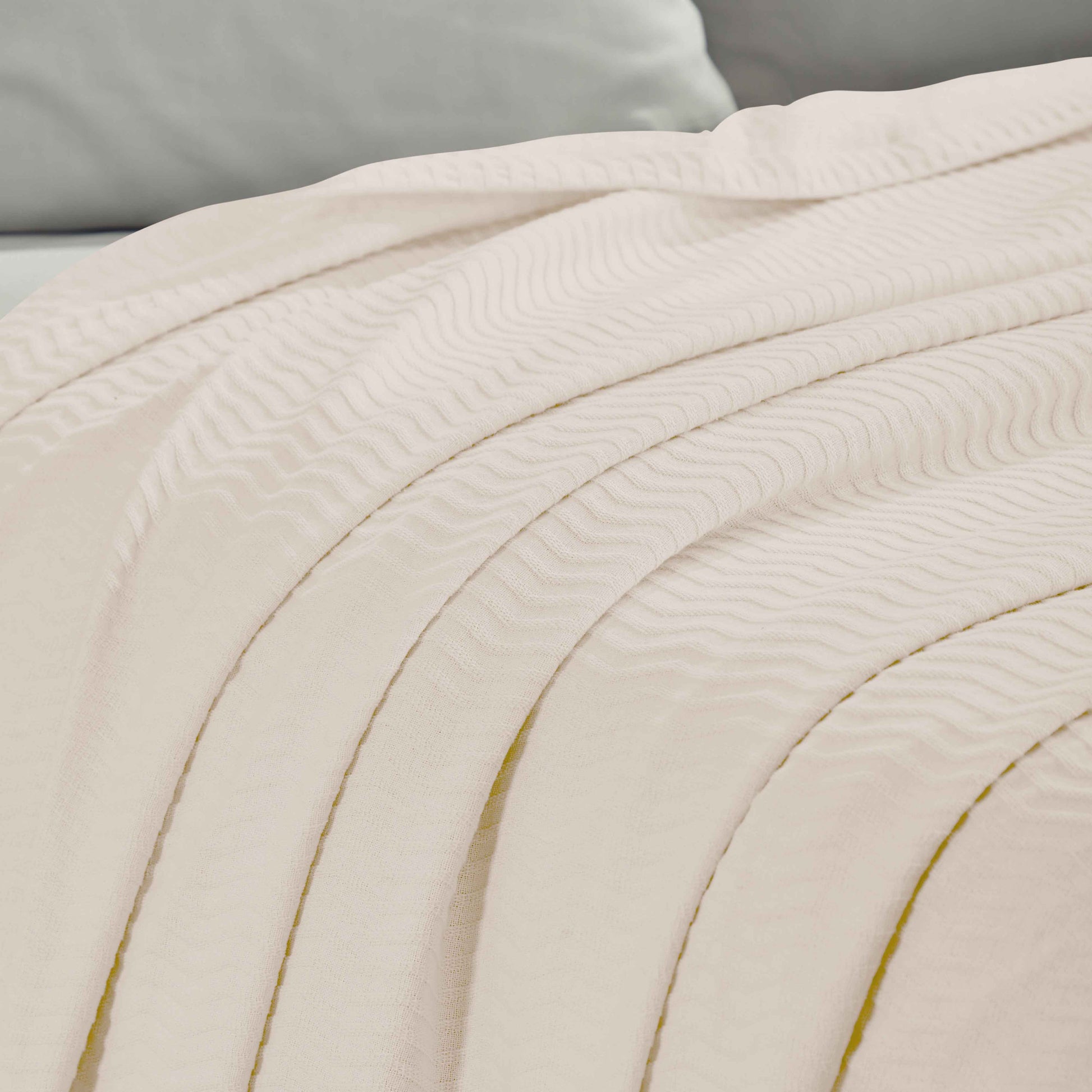 Jena Cotton Textured Chevron Lightweight Woven Blanket - Ivory