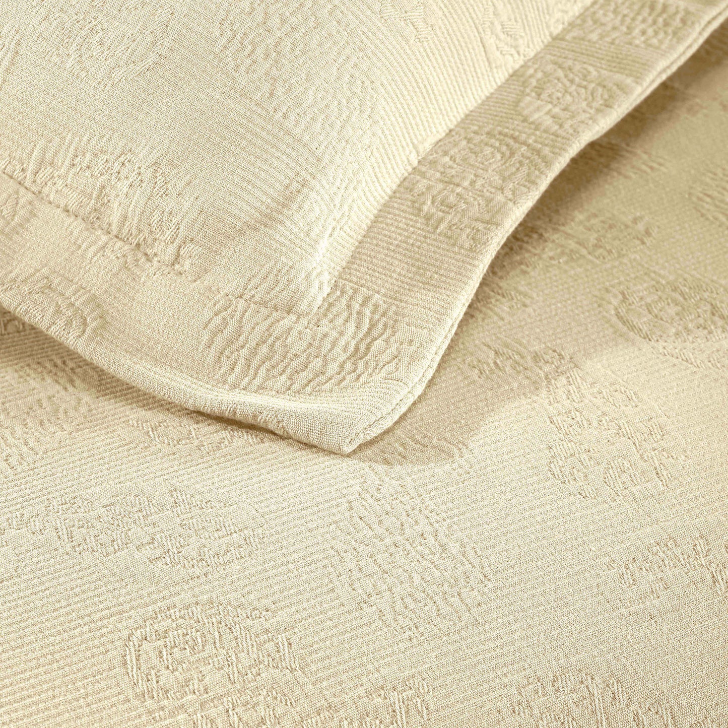 Jacquard Matelassé Paisley Cotton Bedspread Set - Ivory