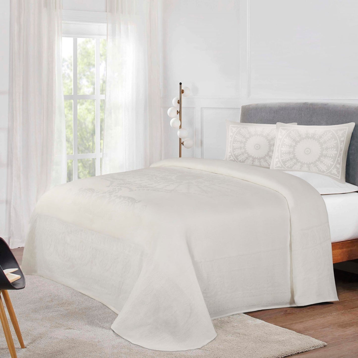 Superior Kymbal Cotton Blend Woven Traditional Medallion Lightweight Jacquard Bedspread and Sham Set - Off White