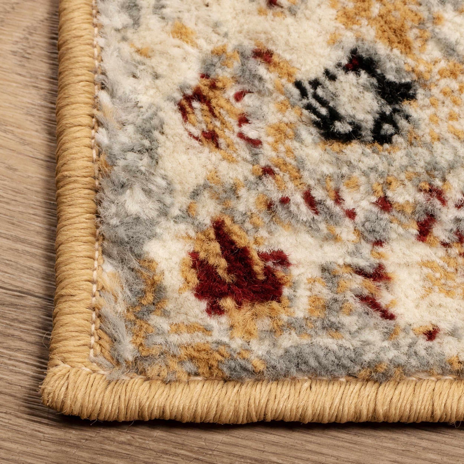 Superior Nysa Oriental Floral and Vines Indoor Farmhouse Area Rug -  Cream