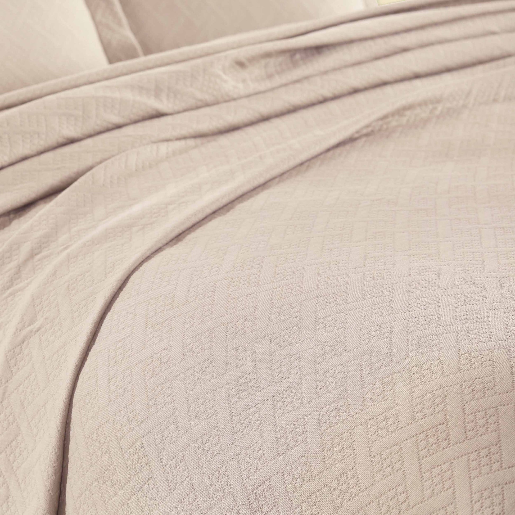 Basket Weave Matelasse Cotton Bedspread Set - Peach