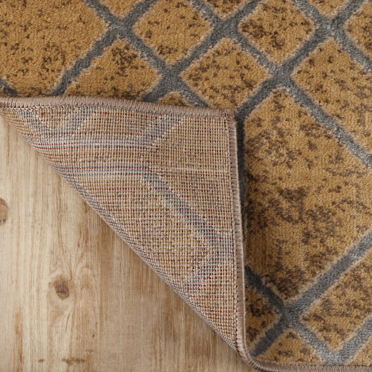 Superior Abner Modern Geometric Diamond Indoor Area Rug or Runner - Gold