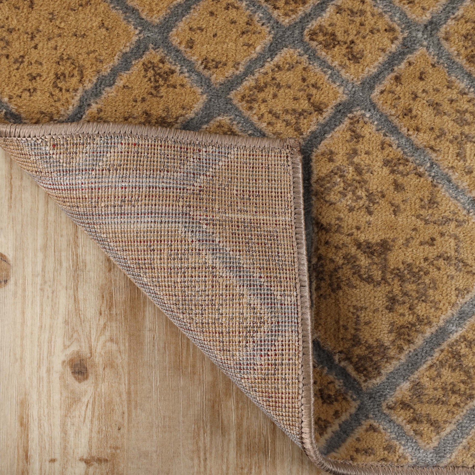 Superior Abner Modern Geometric Diamond Indoor Area Rug or Runner - Gold