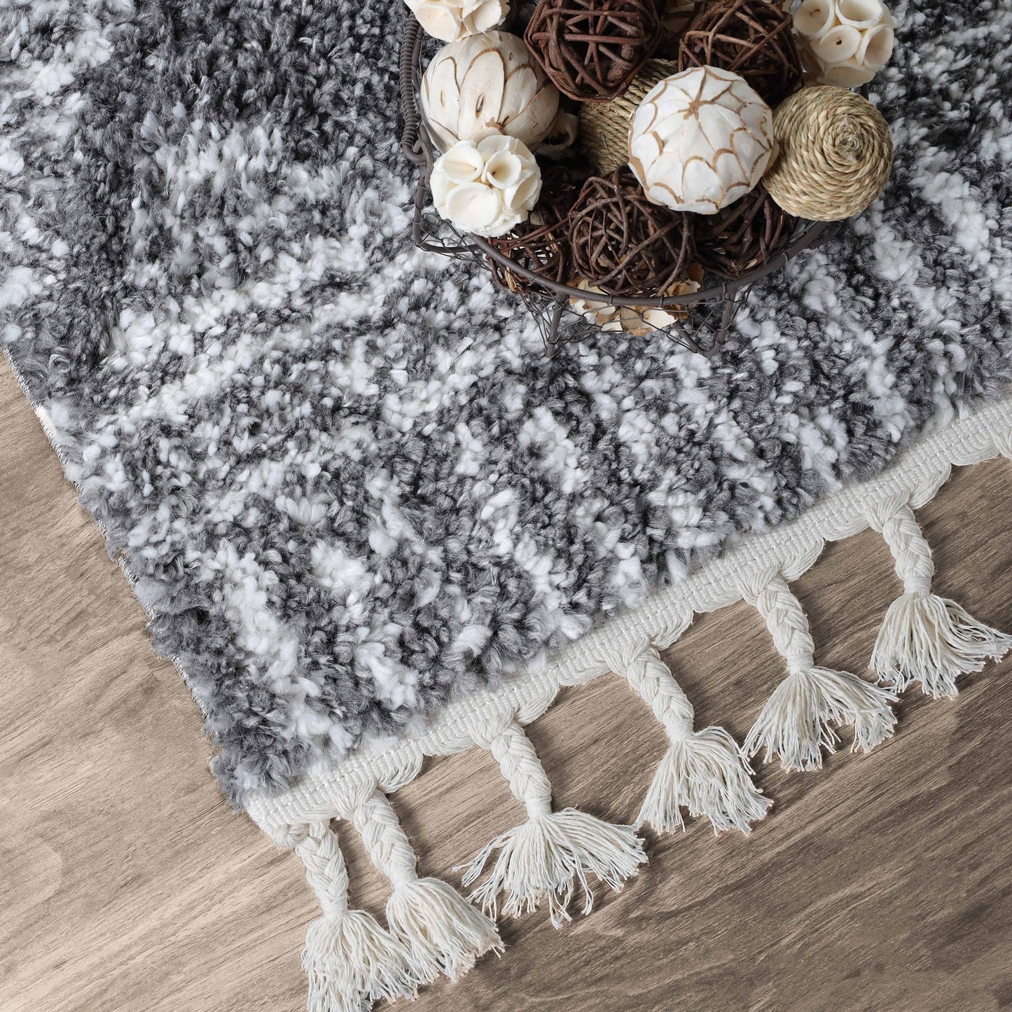 Superior Bohemian Geometric Indoor Plush Shag Area Rug with Tassels - Cream-Black