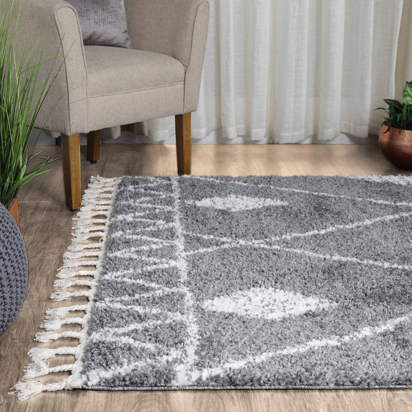 Superior Boho Tribal Geometric Indoor Shag Area Rug with Tassels - Grey-Cream