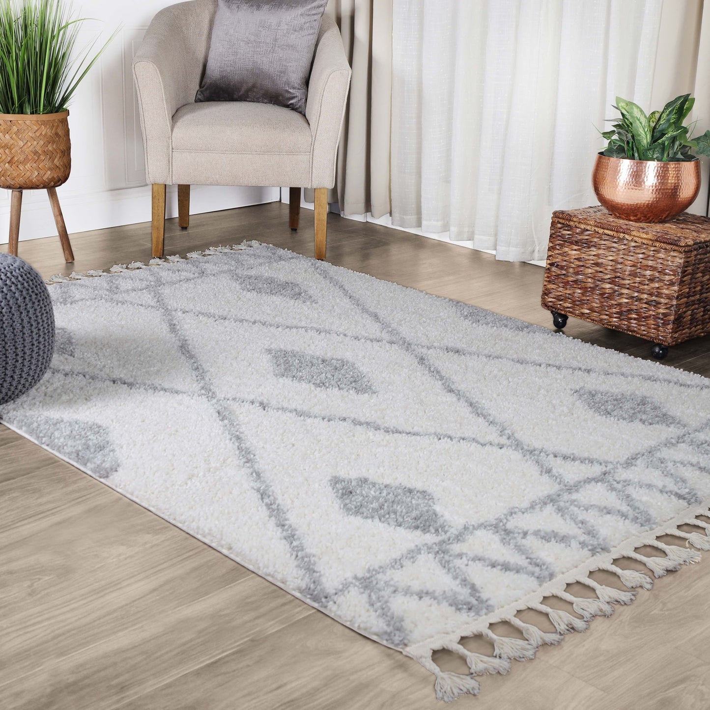 Superior Boho Tribal Geometric Indoor Shag Area Rug with Tassels - Cream-Grey