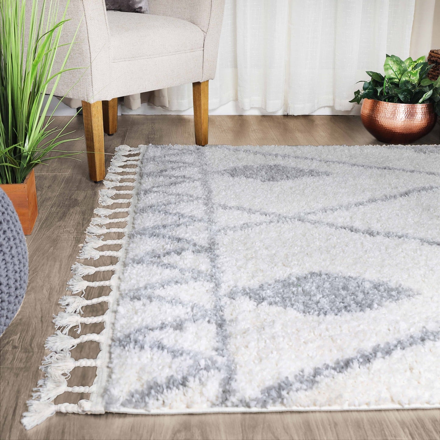 Superior Boho Tribal Geometric Indoor Shag Area Rug with Tassels - Grey-Cream