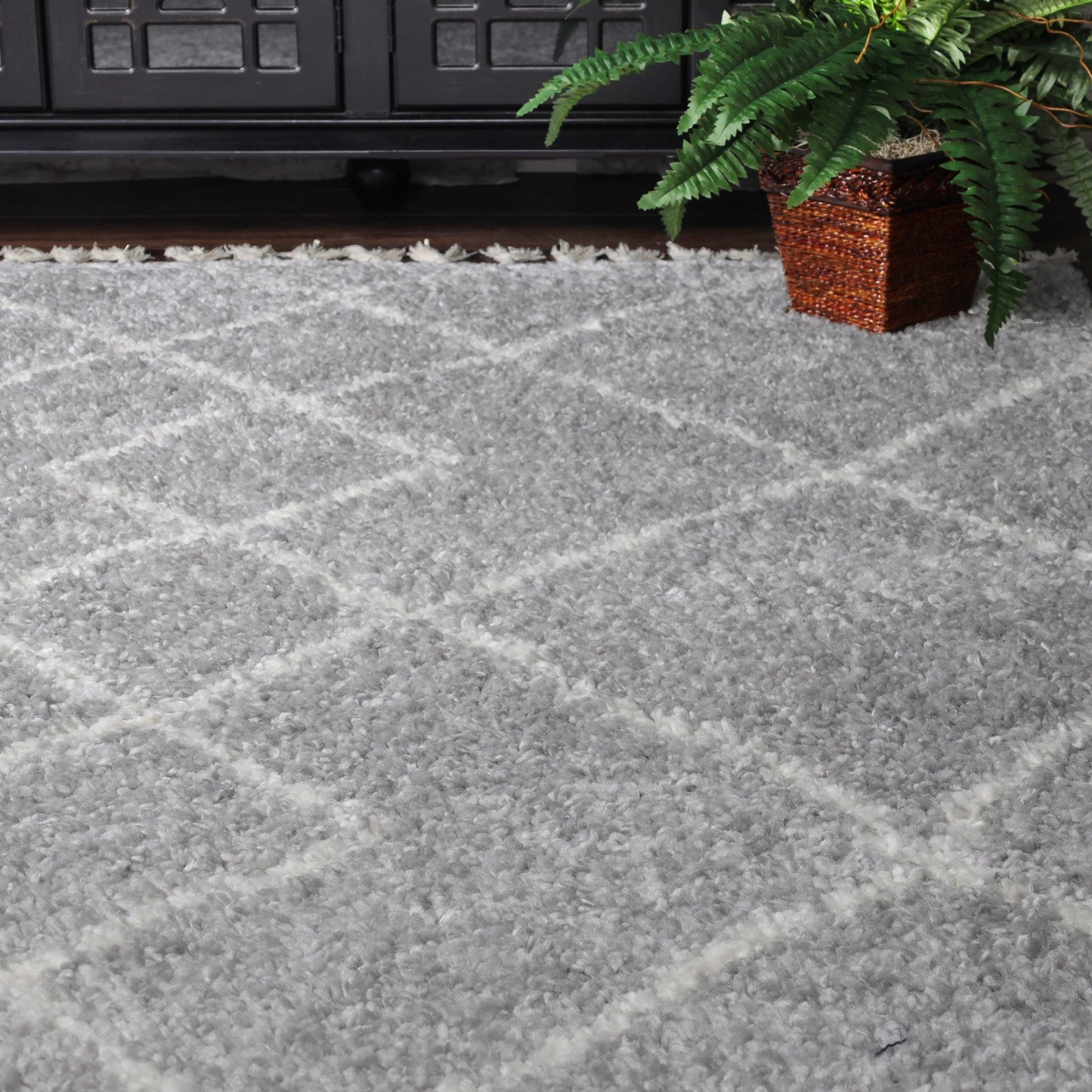 Superior Boho Geometric Diamonds Indoor Plush Shag Area Rug with Tassels - Cream-Grey