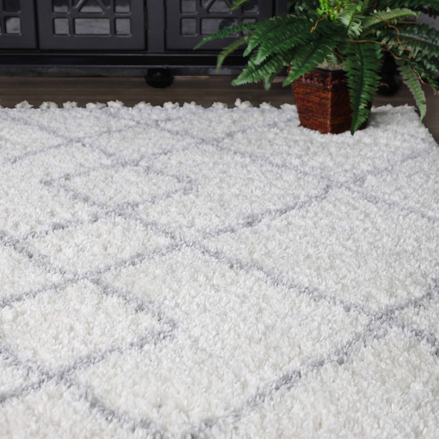 Superior Boho Geometric Diamonds Indoor Plush Shag Area Rug with Tassels - Grey-Cream