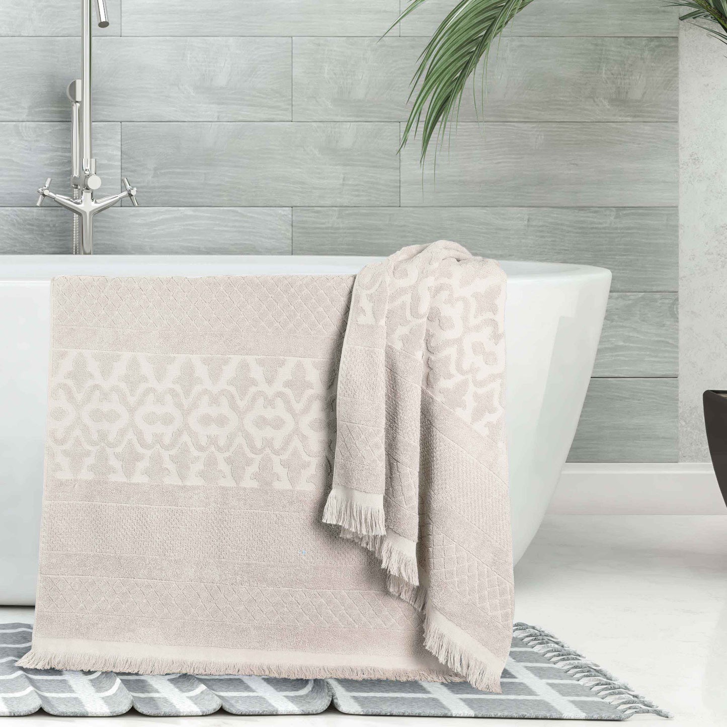 Rolla Cotton Geometric Jacquard Plush Absorbent Bath Sheet - Ivory