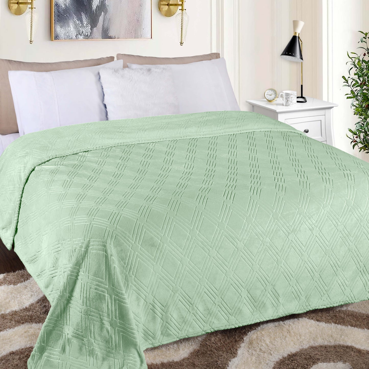 Alaska Diamond Fleece Plush Ultra-Soft Fluffy Blanket