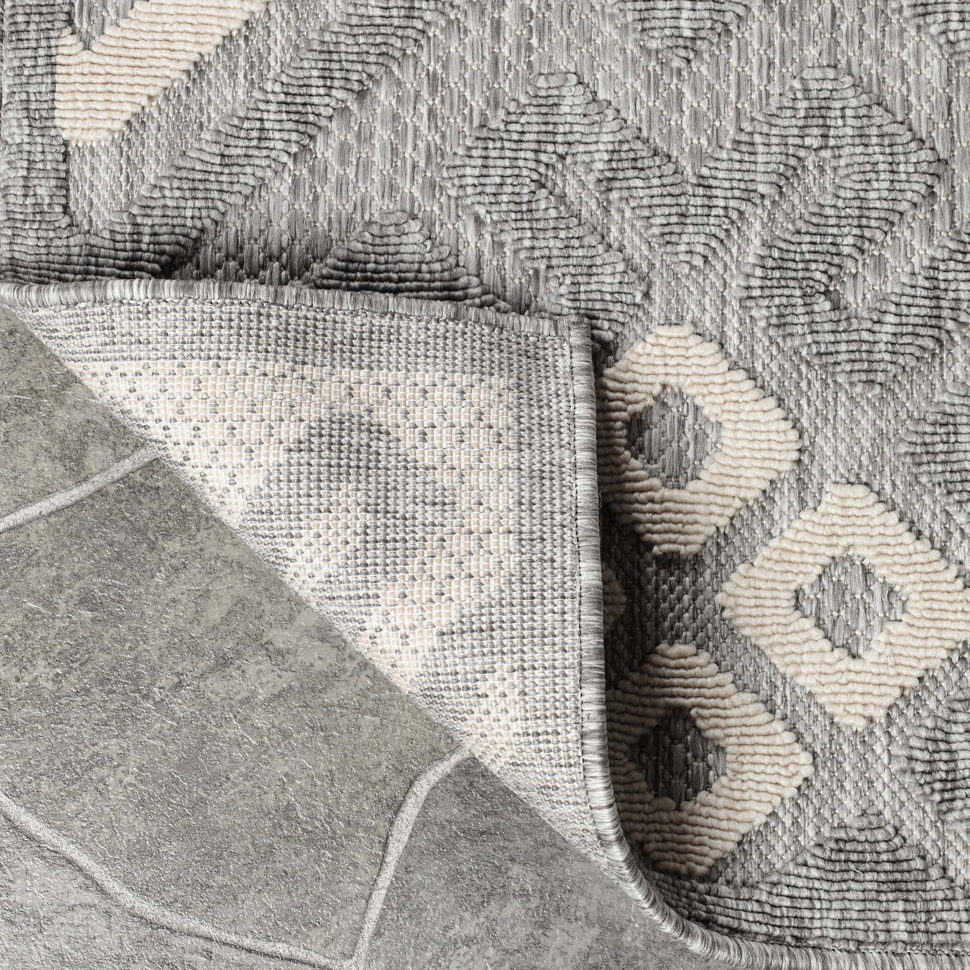 Sterling Modern Geometric Diamonds Indoor/Outdoor Area Rug - Grey