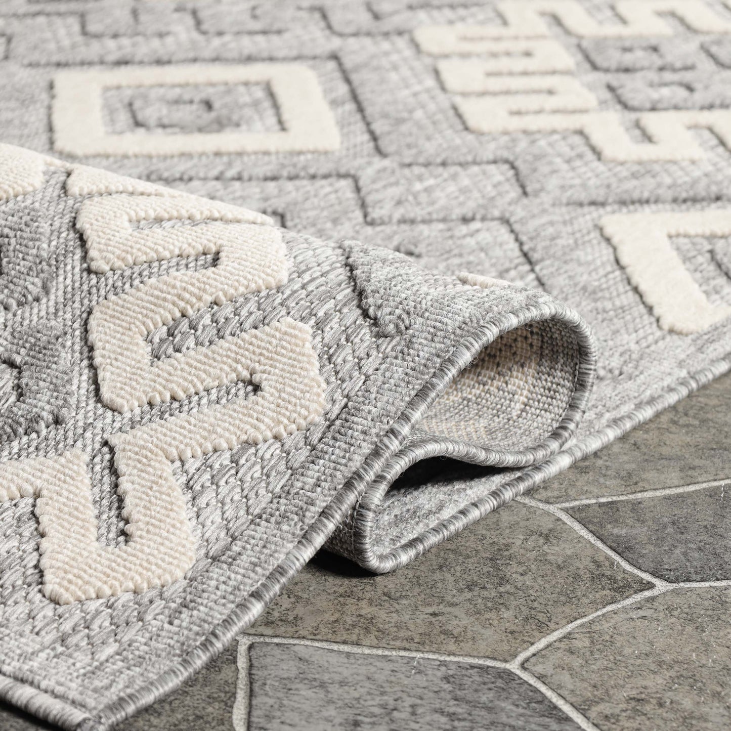 Sterling Modern Geometric Diamonds Indoor/Outdoor Area Rug - Grey