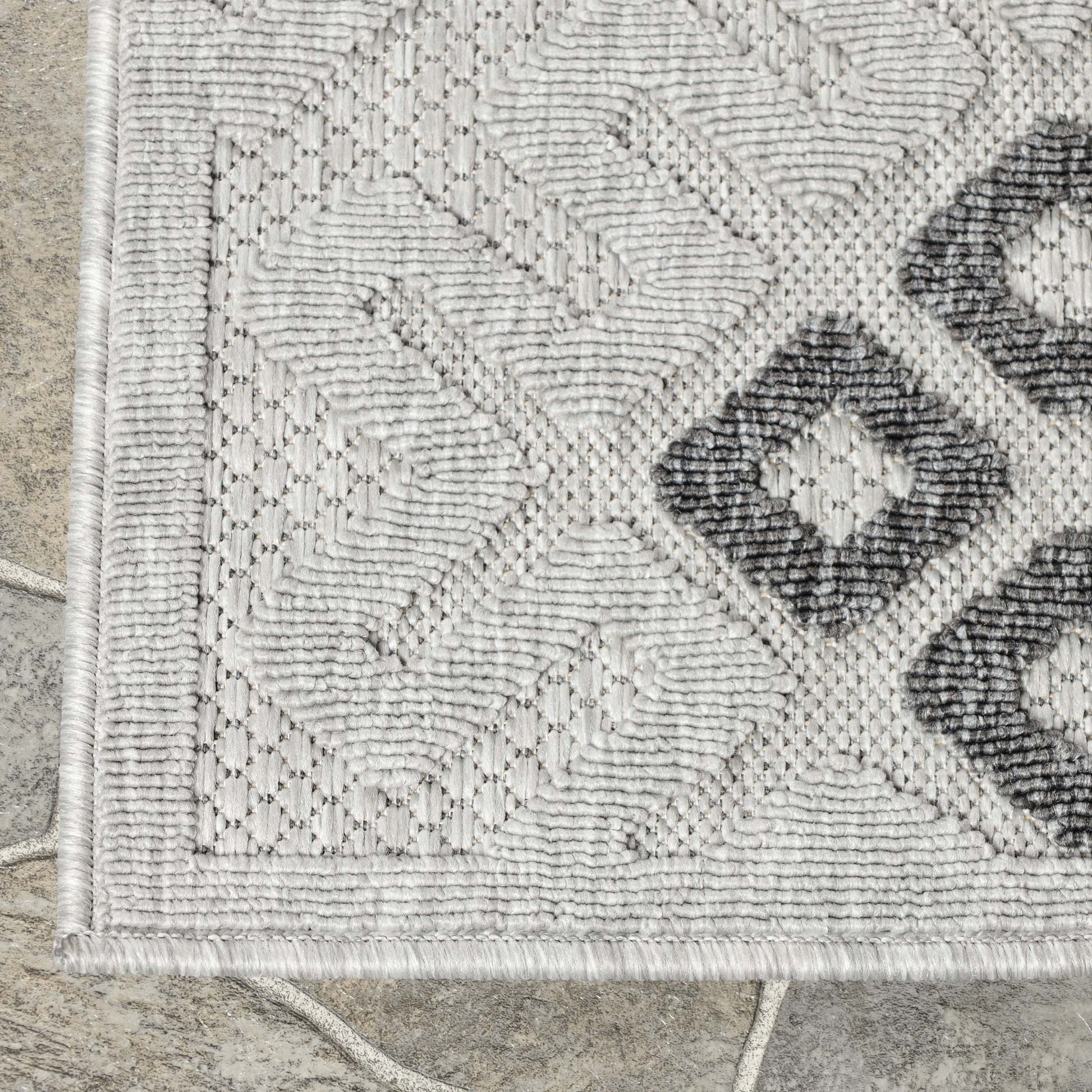 Sterling Modern Geometric Diamonds Indoor/Outdoor Area Rug - Slate