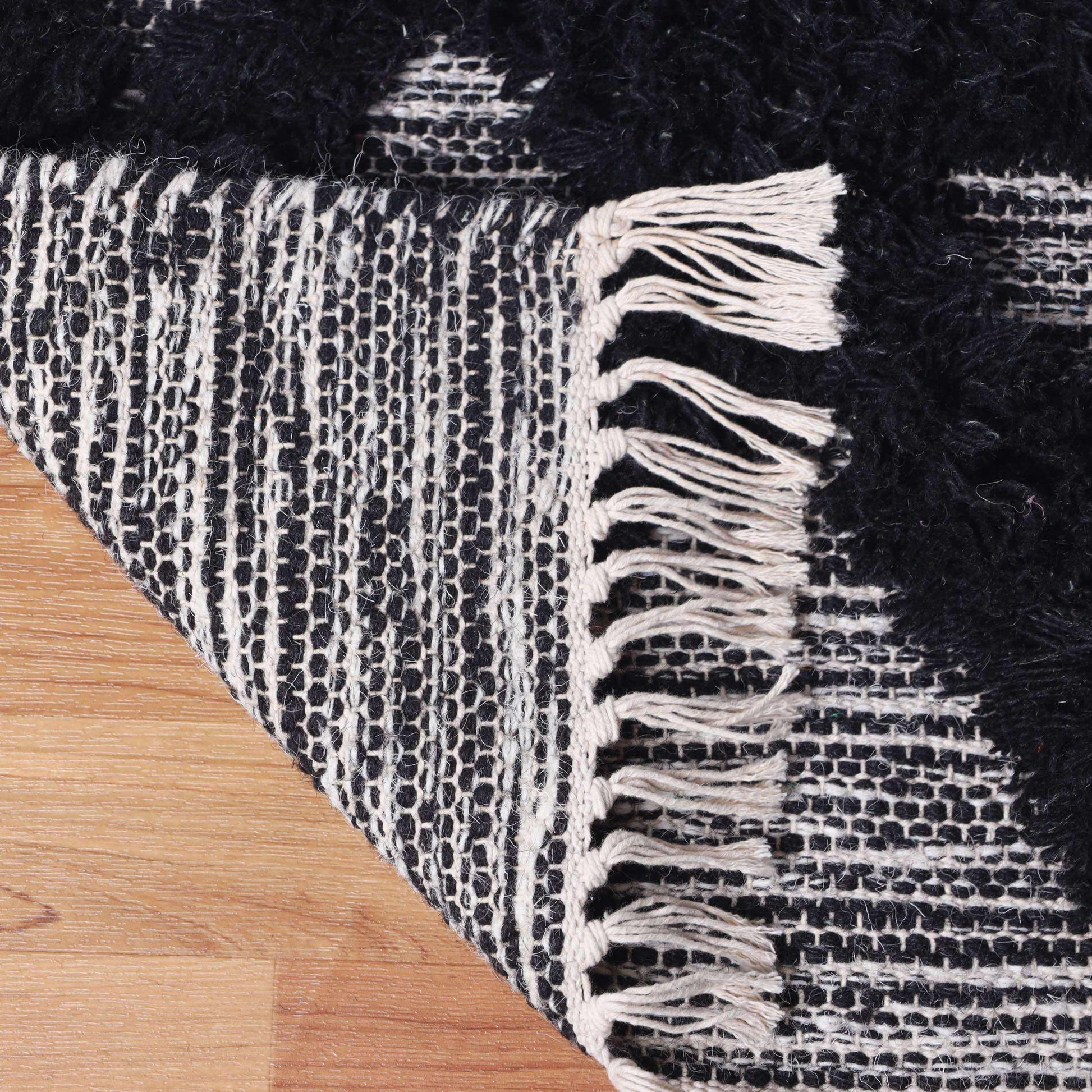 vSuperior Bohemian Wool Geometric Medallion Fringe Indoor Area or Runner Rug - Black-Ivory