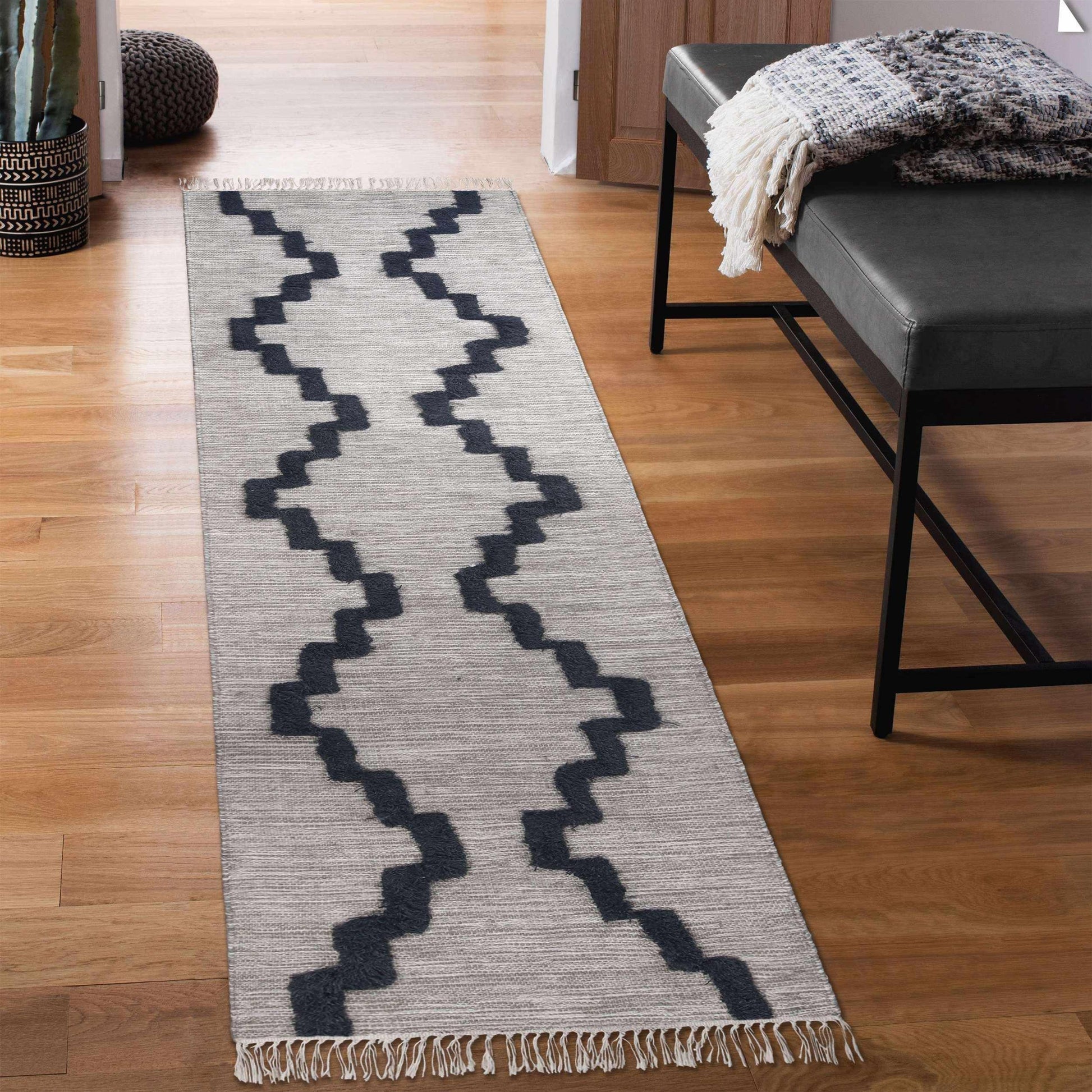 Superior Casual Wool Lattice Fringe Indoor Area or Runner Rug - Charcoal