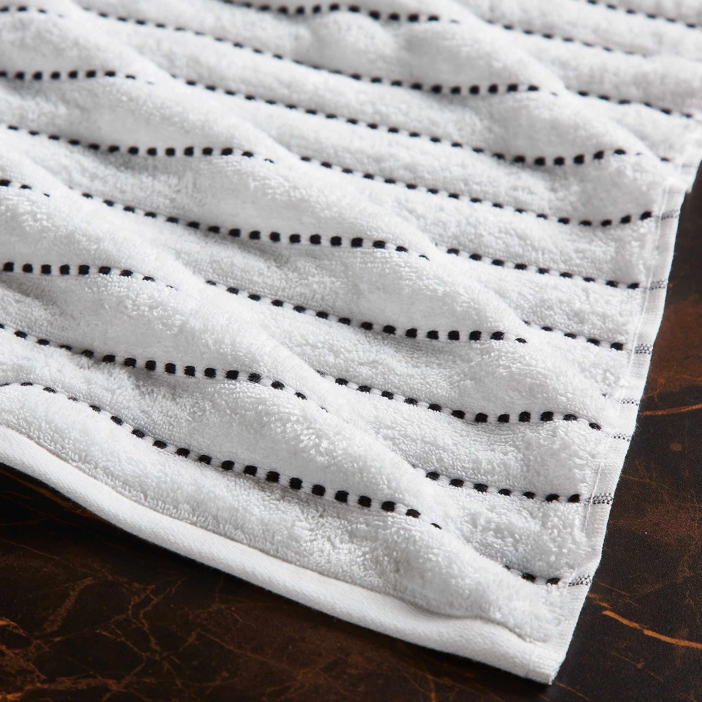 Traditional Organic Wave 650 GSM 16- Pieces Towel Set - Black