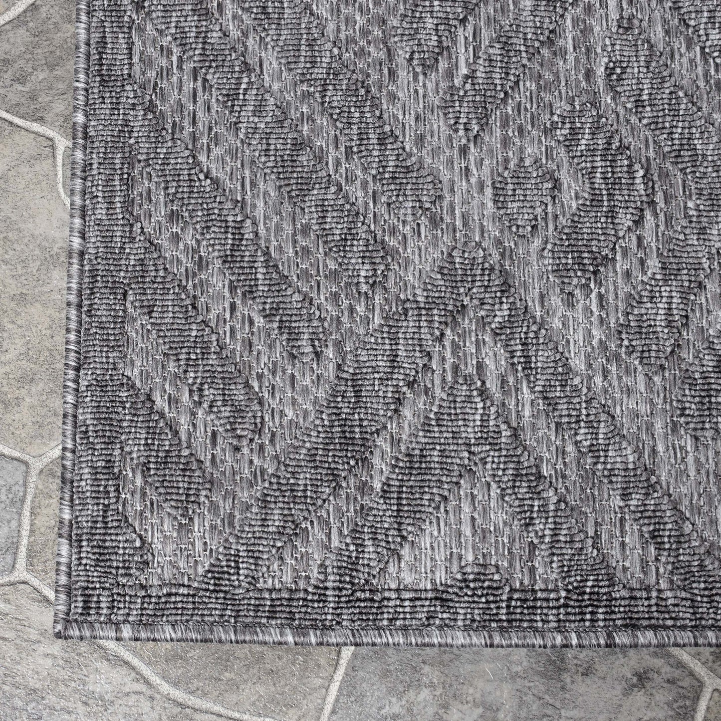 Wynn Modern Geometric Abstract Indoor/Outdoor Area Rug - Grey