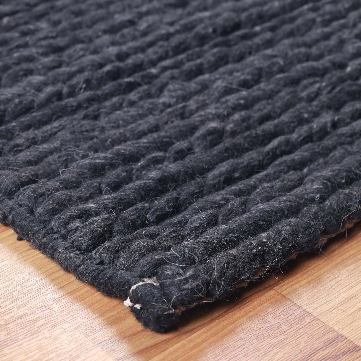 Superior Aero Hand-Braided Wool Indoor Area or Runner Rug - Black