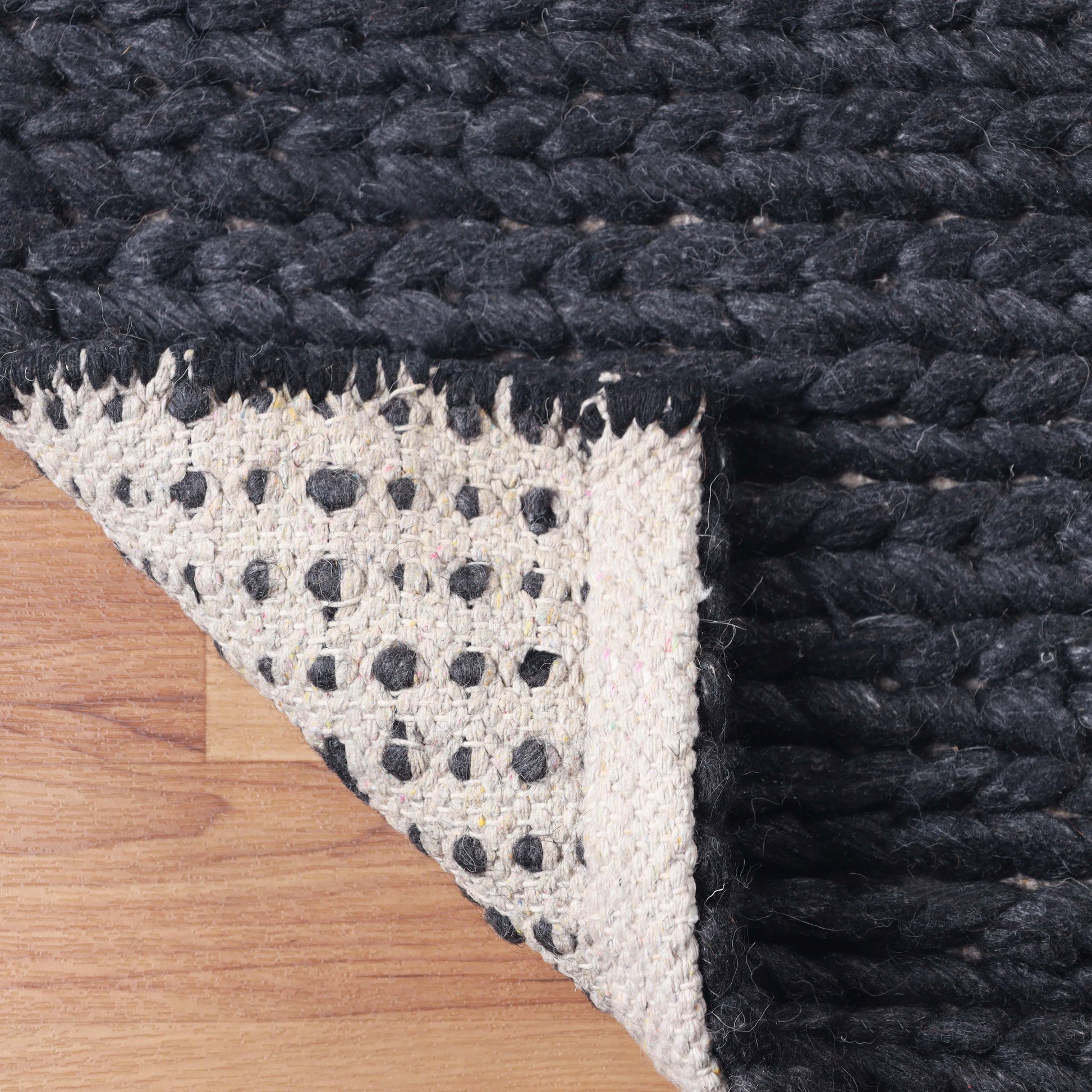 Superior Aero Hand-Braided Wool Indoor Area or Runner Rug - Black
