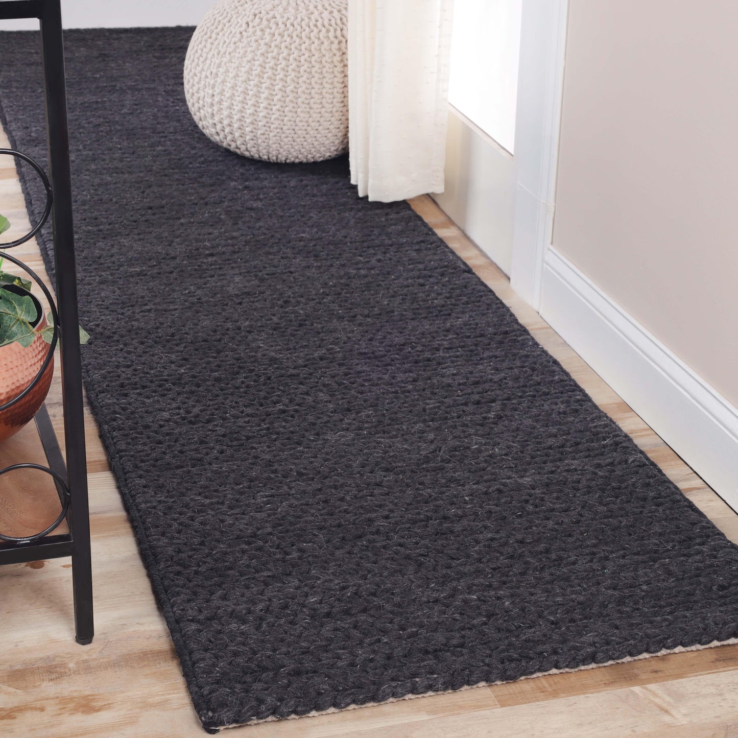 Superior Aero Hand-Braided Wool Indoor Area or Runner Rug - Black