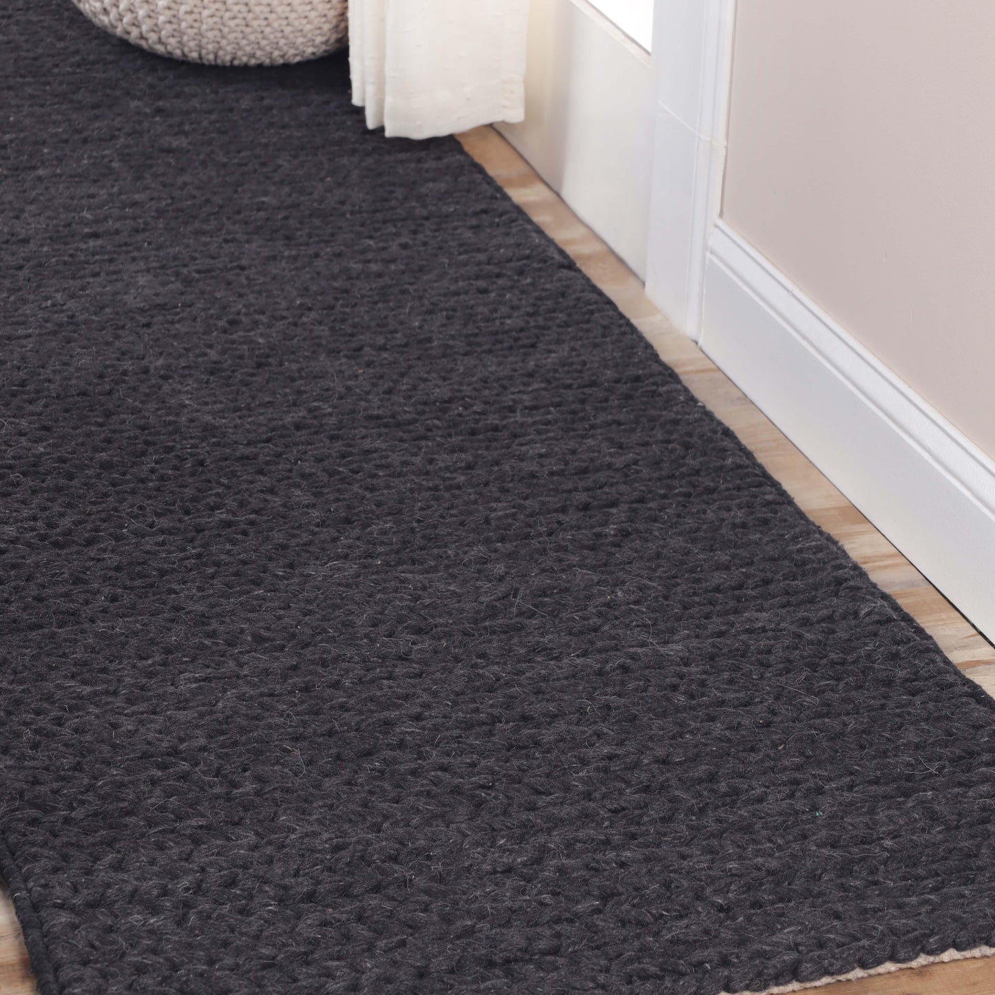 Superior Aero Hand-Braided Wool Indoor Area or Runner Rug - Black