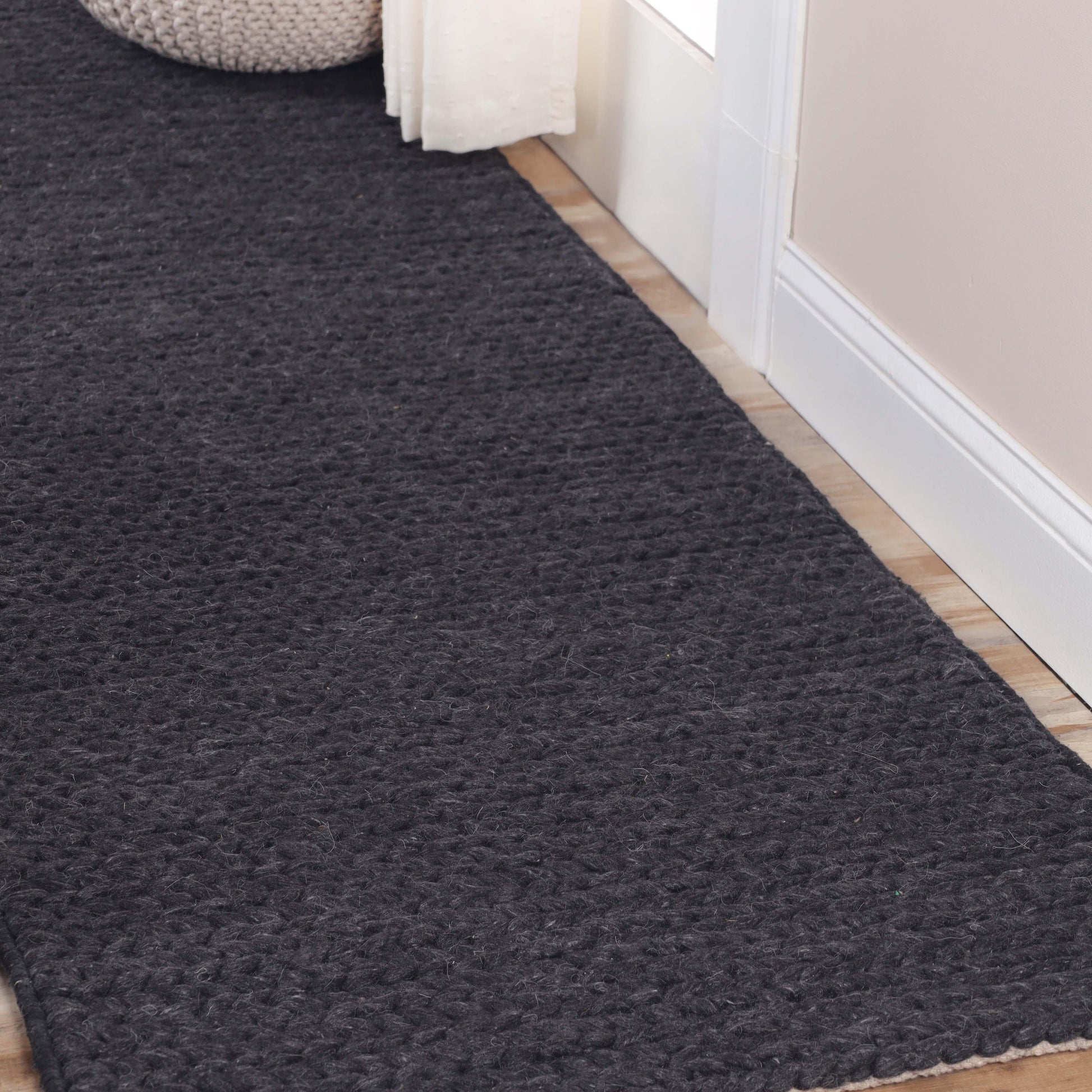 Superior Aero Hand-Braided Wool Indoor Area or Runner Rug - Black