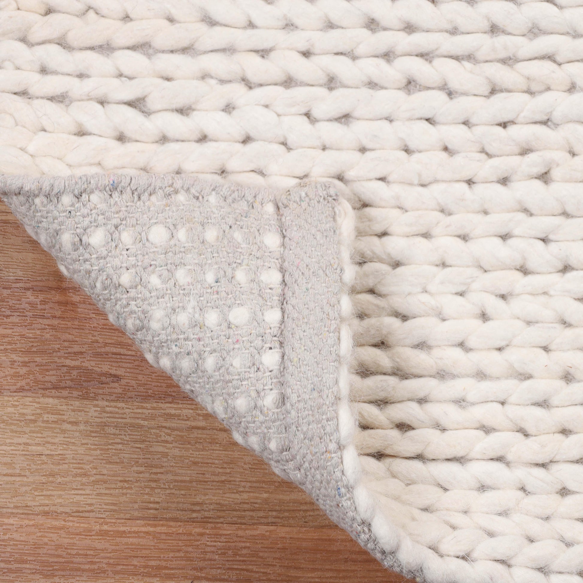 Superior Aero Hand-Braided Wool Indoor Area or Runner Rug - Off White