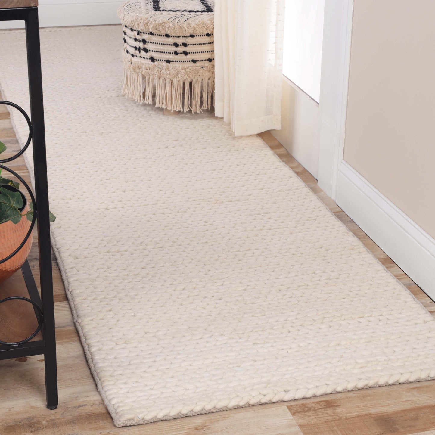 Superior Aero Hand-Braided Wool Indoor Area or Runner Rug - Off White