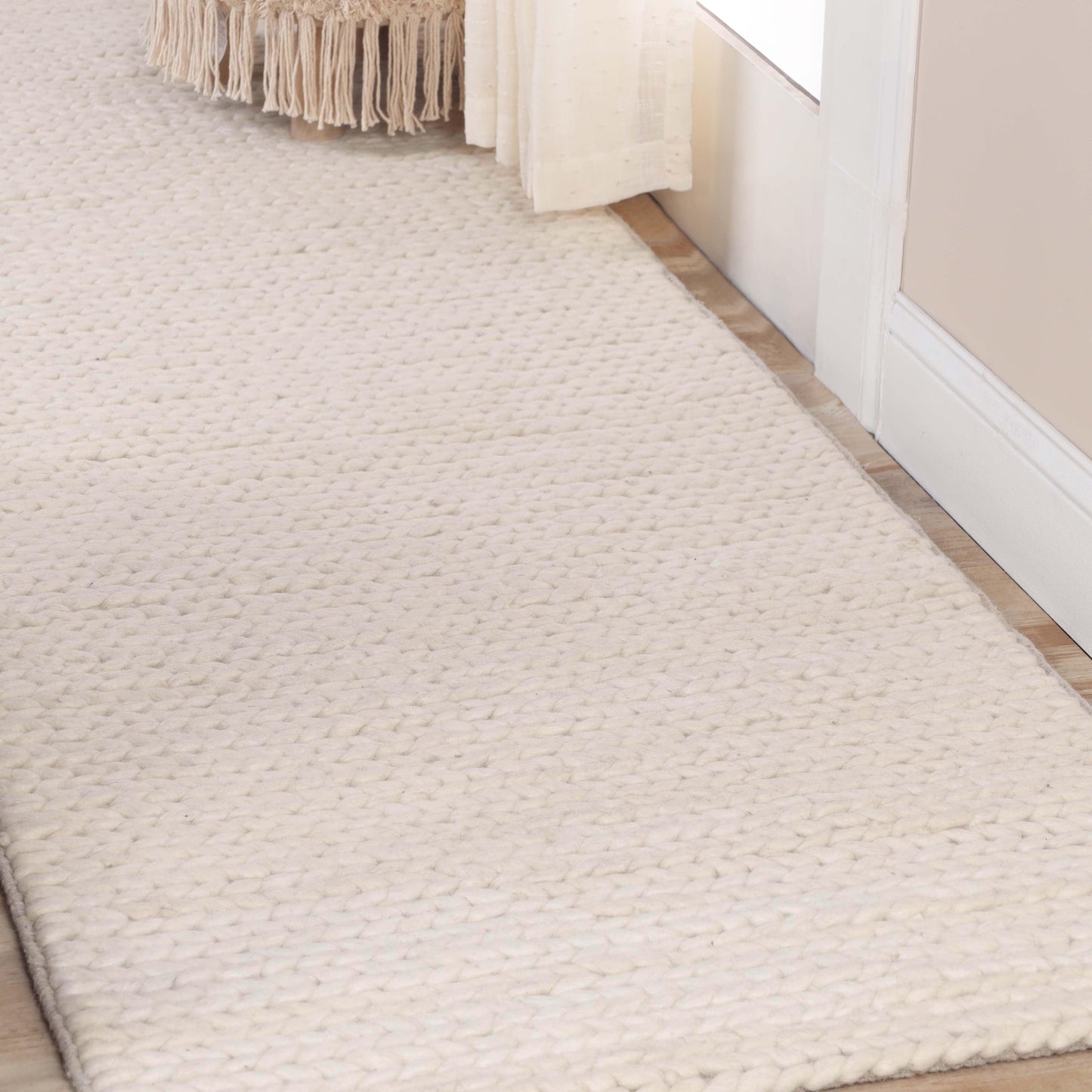 Superior Aero Hand-Braided Wool Indoor Area or Runner Rug - Off White