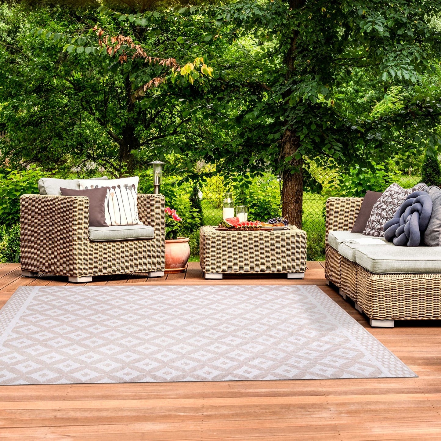 Superior Modern Geometric Lattice Indoor Outdoor Area Rug - Beige