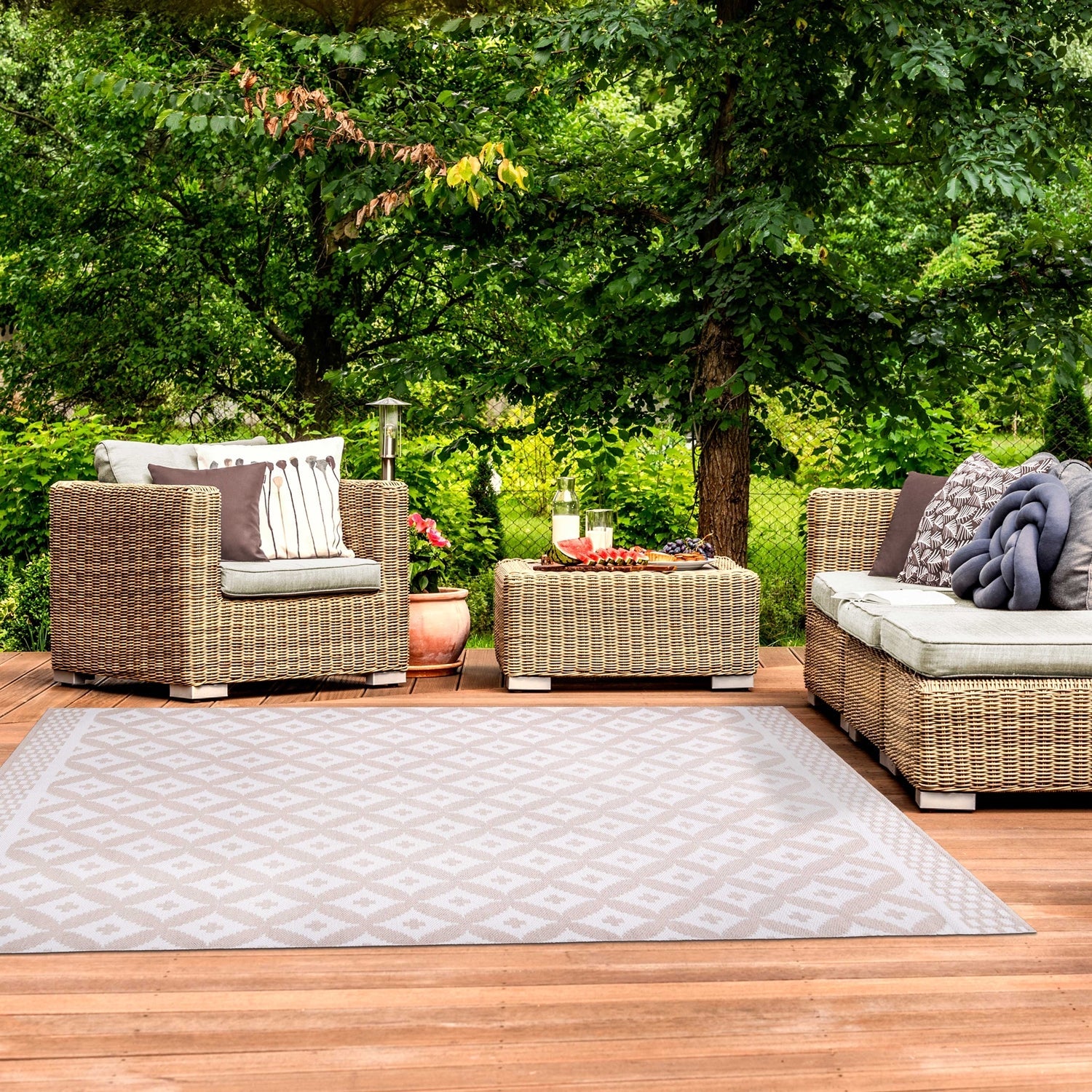 Superior Modern Geometric Lattice Indoor Outdoor Area Rug - Beige